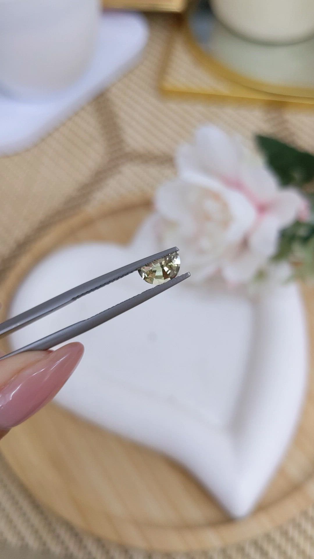 0.82 Ct. Alexandrite from Ceylon (Sri Lanka) Size Video