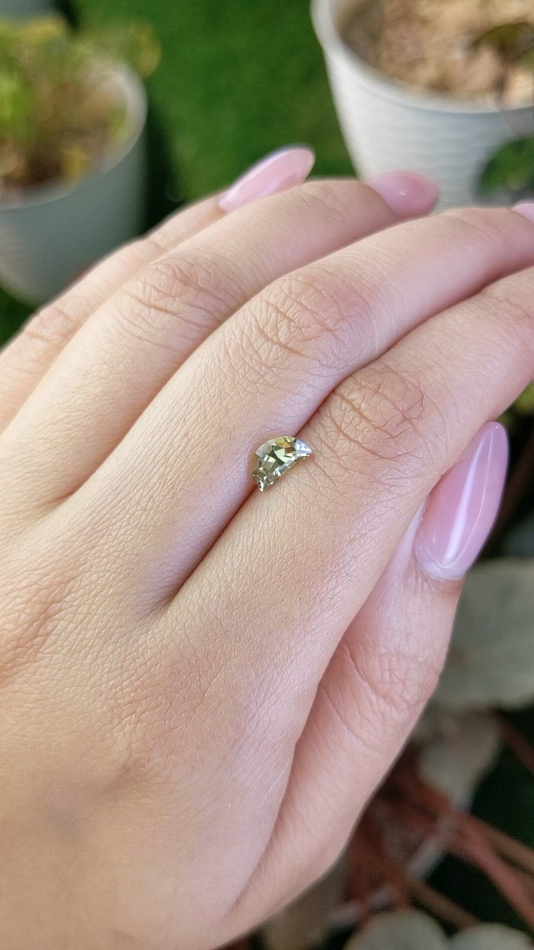 0.82 Ct. Alexandrite from Ceylon (Sri Lanka) Size Video