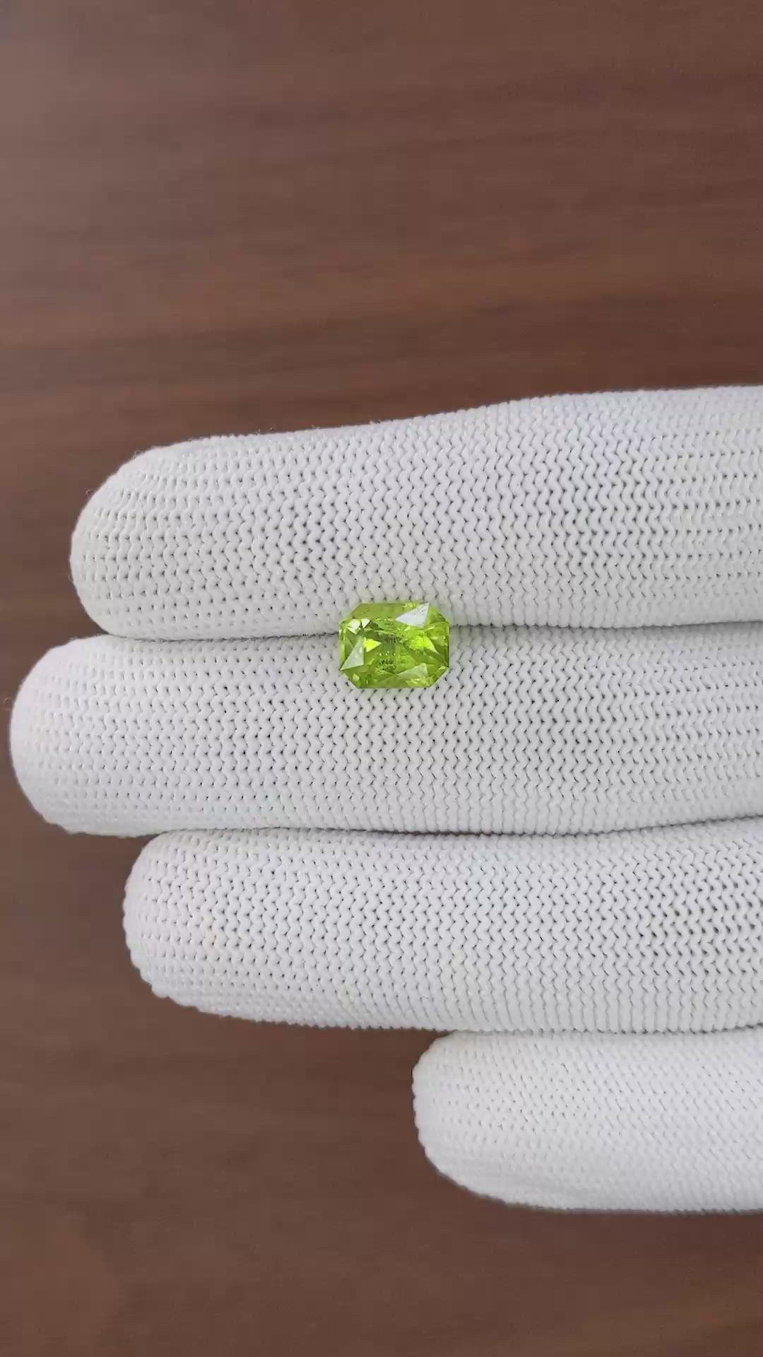 2.52 Ct. Yellowish Green Peridot from Pakistan Size Video