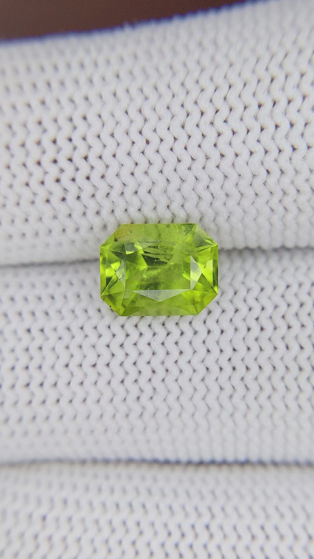2.52 Ct. Yellowish Green Peridot from Pakistan Size Video