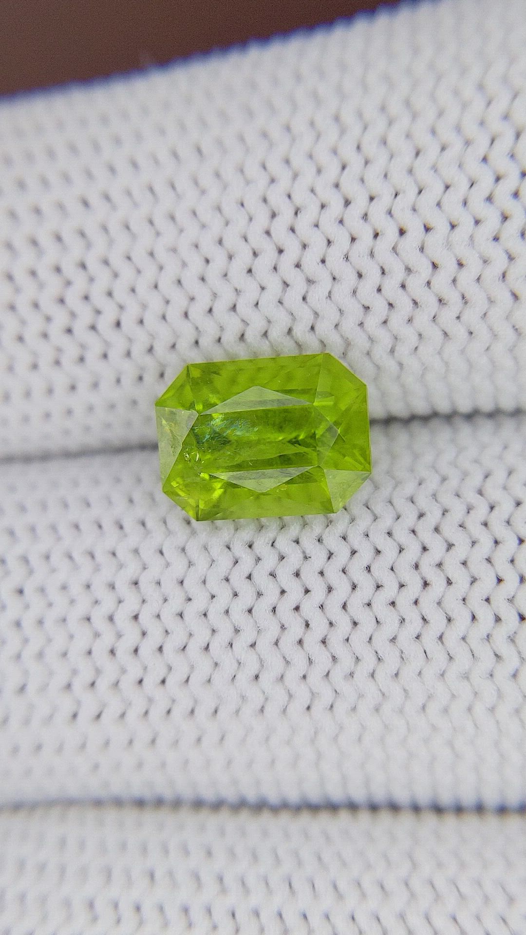 2.90 Ct. Yellowish Green Peridot from Pakistan Size Video