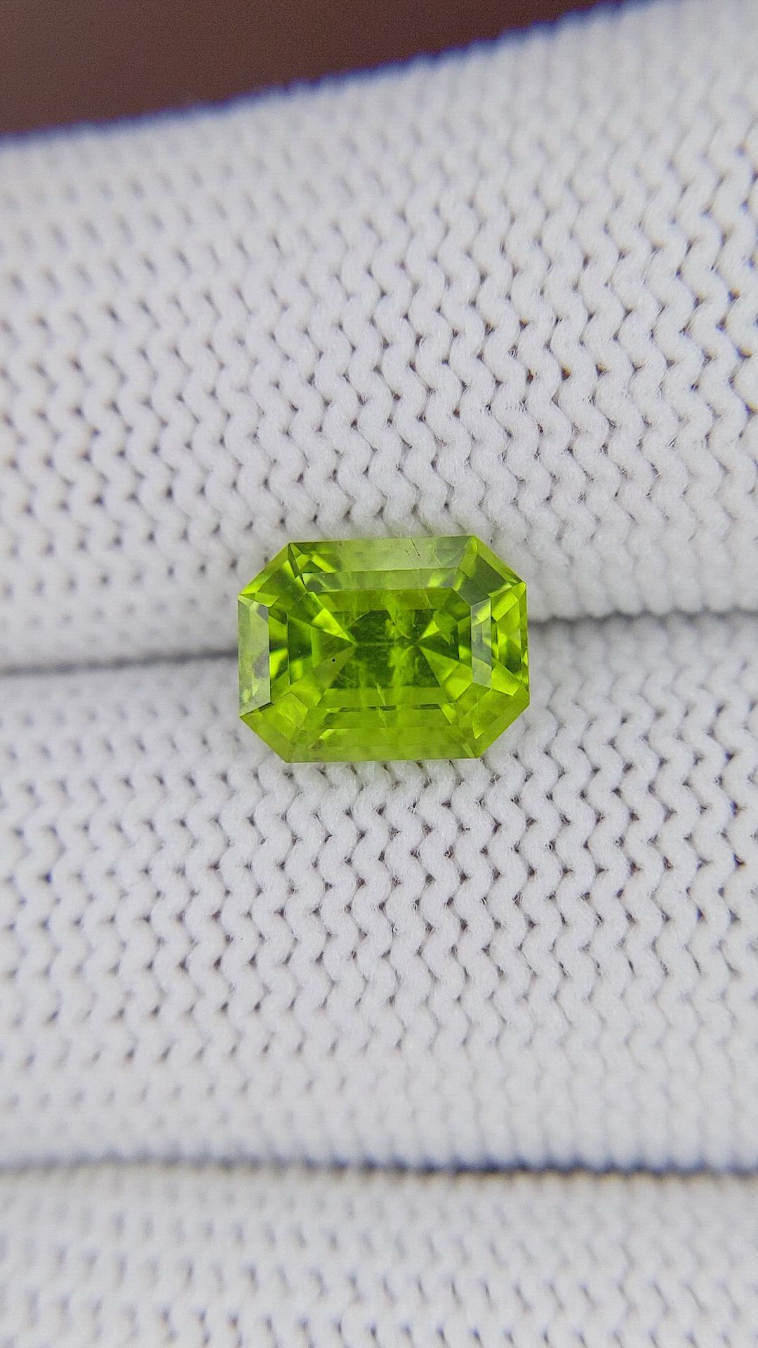 2.53 Ct. Yellowish Green Peridot from Pakistan Size Video