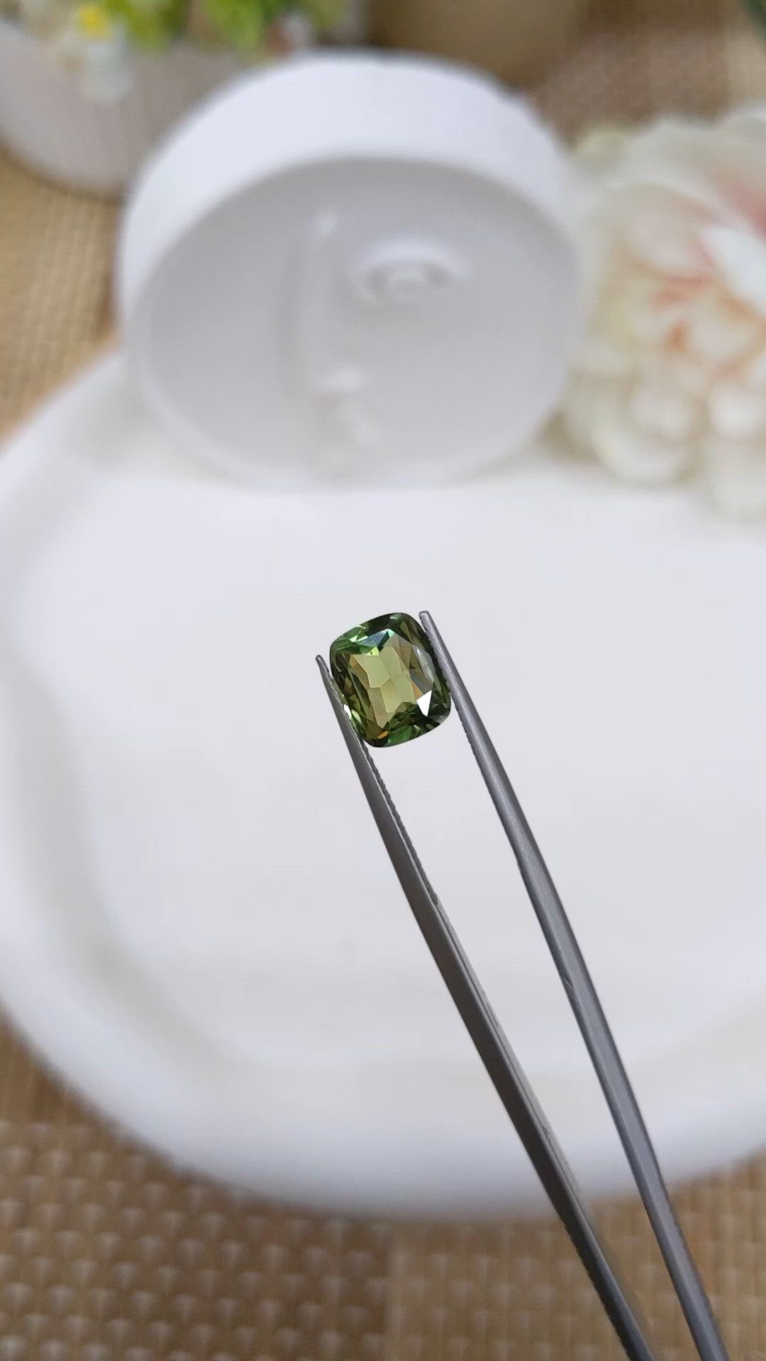 2.21 Ct. Alexandrite from Ceylon (Sri Lanka) Size Video