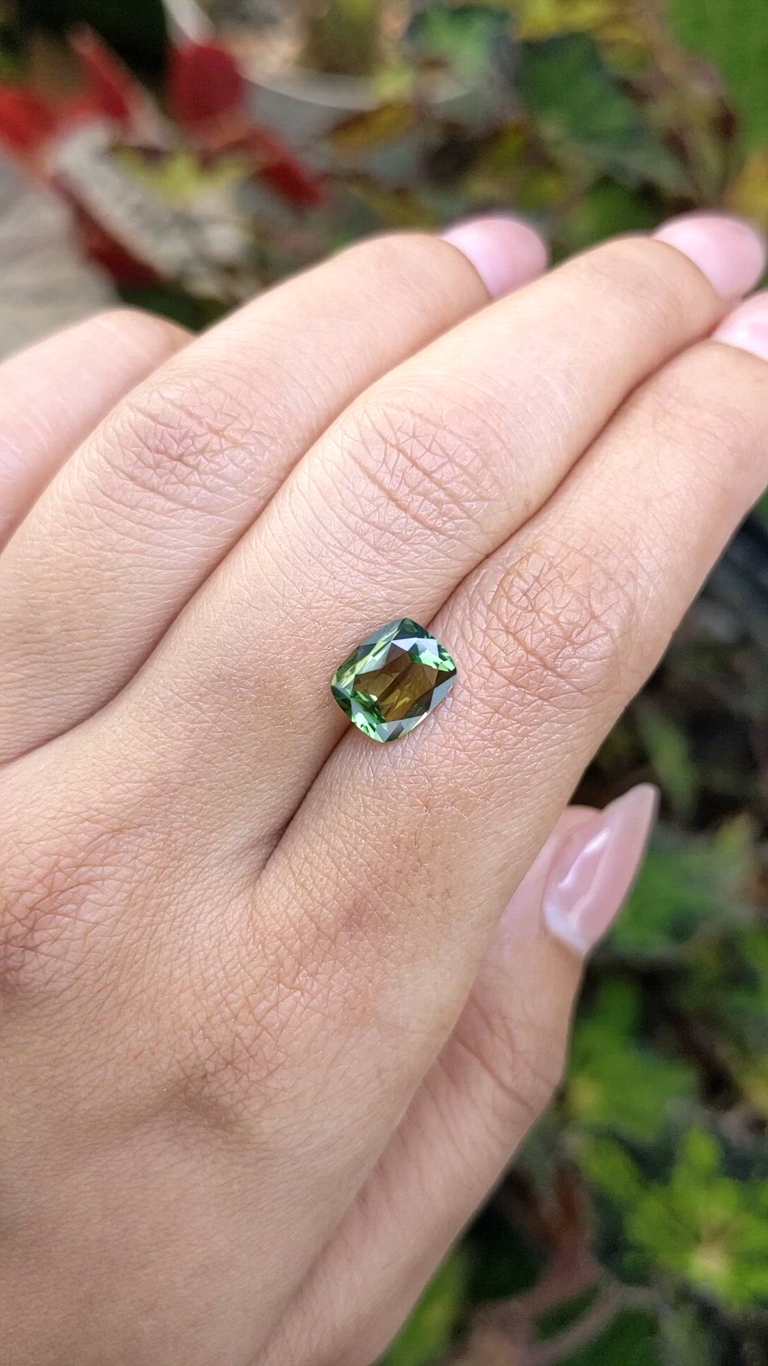 2.21 Ct. Alexandrite from Ceylon (Sri Lanka) Size Video
