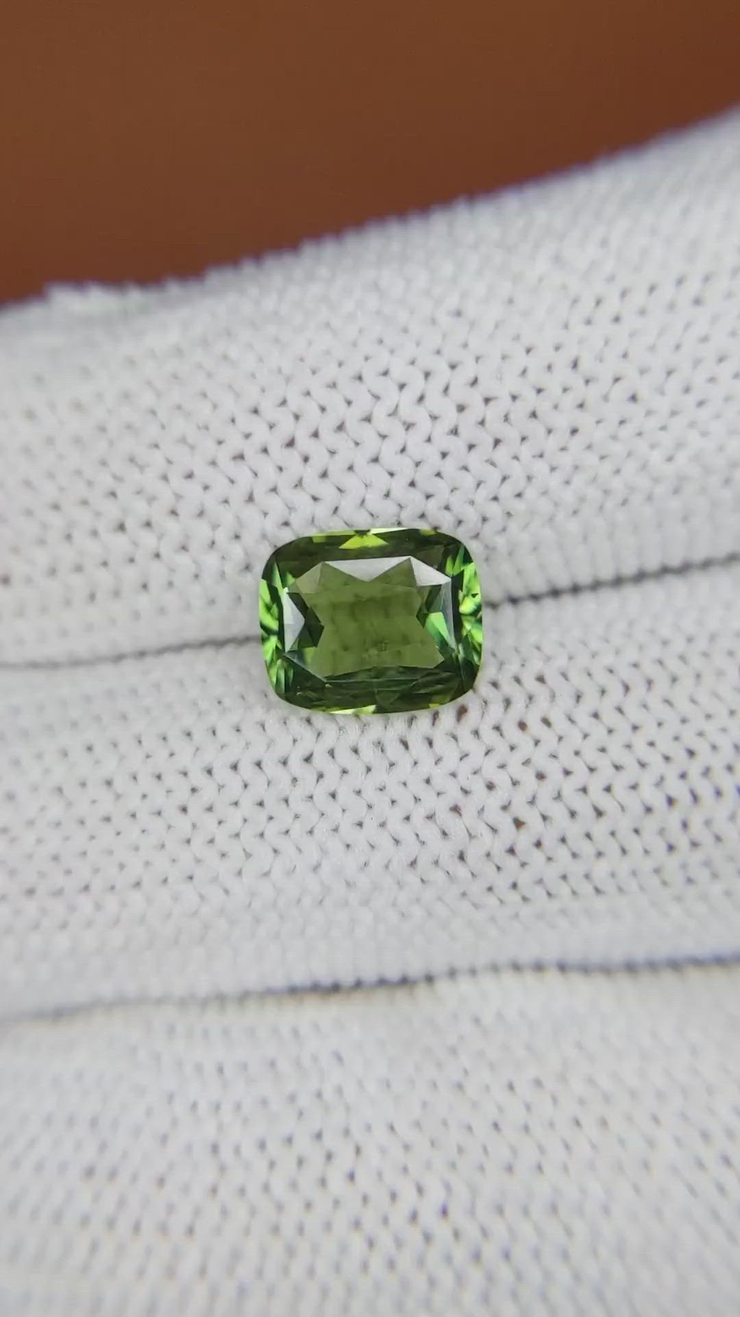 2.21 Ct. Alexandrite from Ceylon (Sri Lanka) Size Video