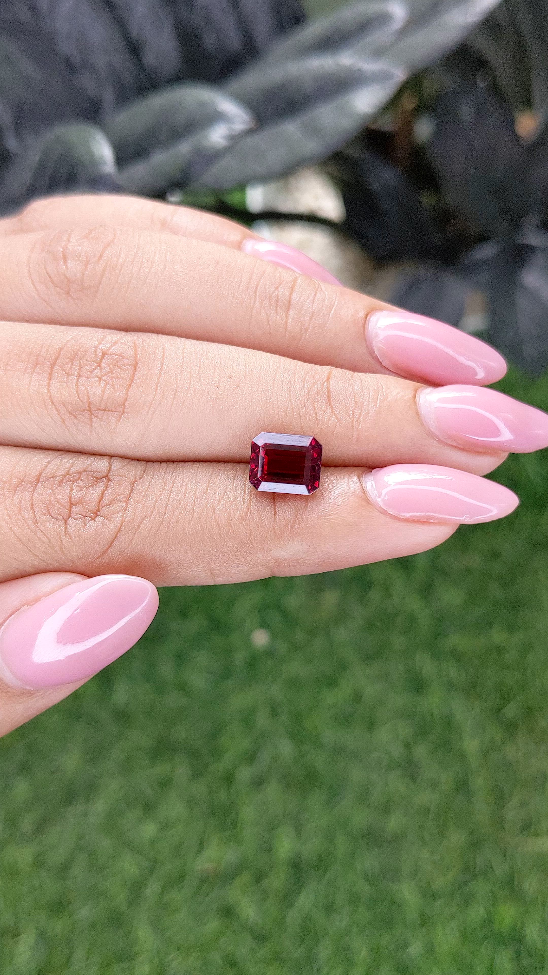 3.17 Ct. Pinkish Red Garnet from Ceylon (Sri Lanka) Size Video