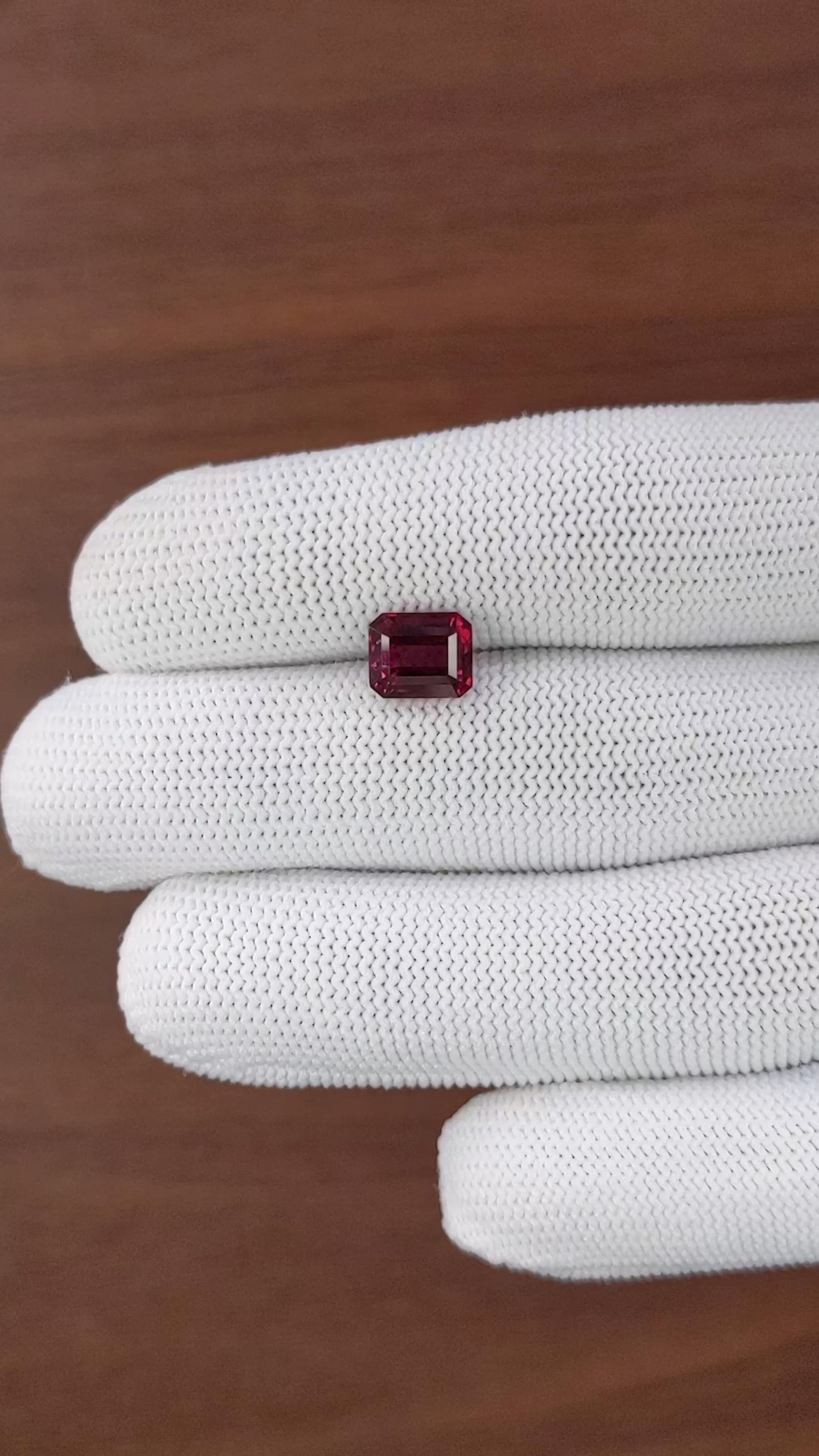 3.17 Ct. Pinkish Red Garnet from Ceylon (Sri Lanka) Size Video