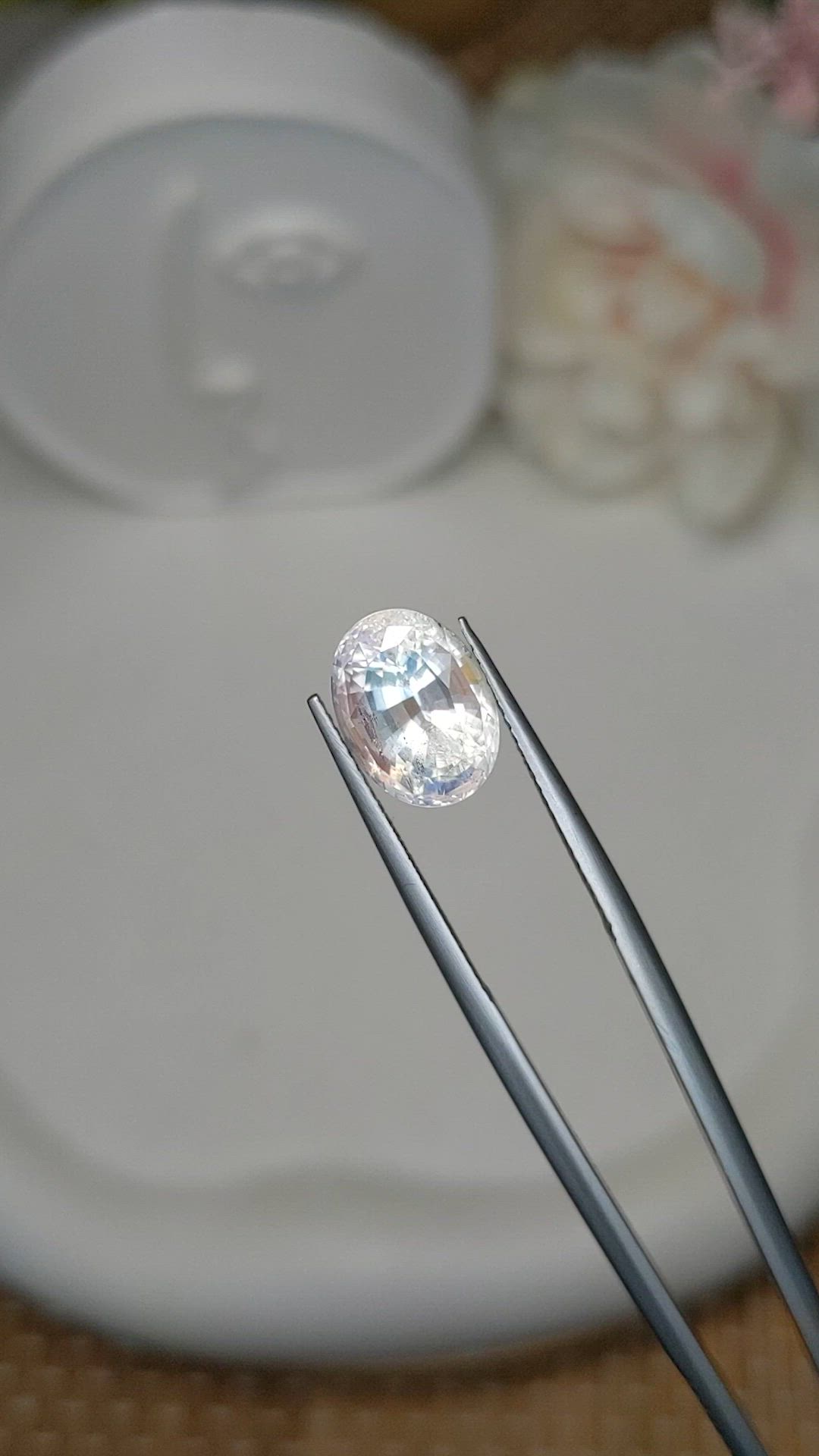 4.29 Ct. Rainbow Moonstone from Ceylon (Sri Lanka) Size Video