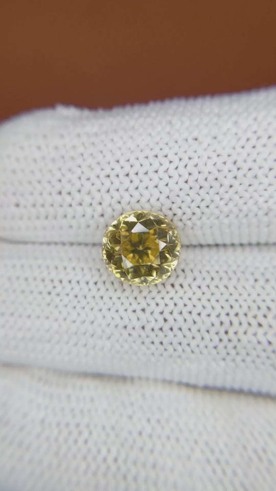 4.65 Ct. Brownish Yellow Zircon from Ceylon (Sri Lanka) Size Video
