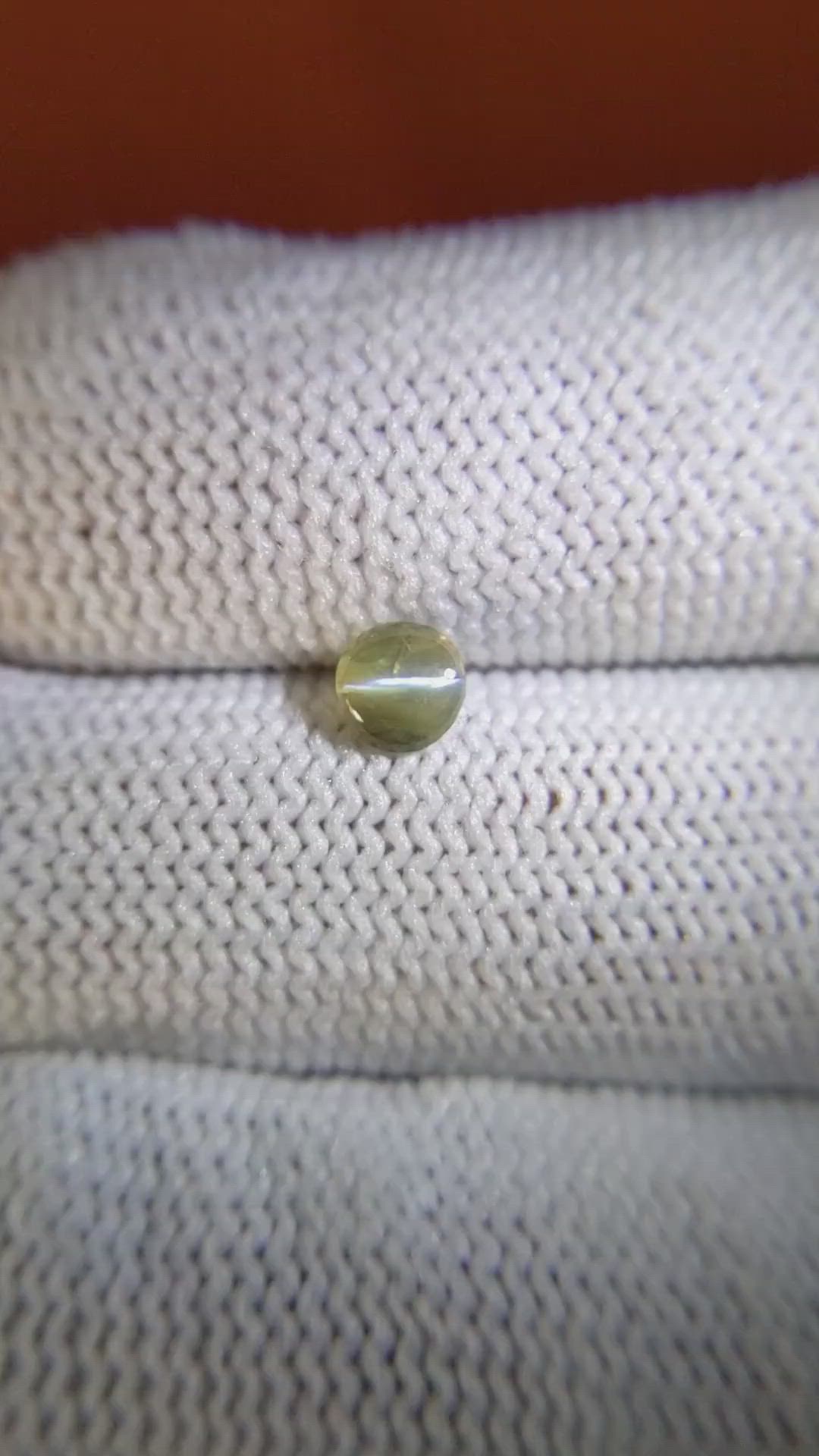 0.49 Ct. Cabochon Alexandrite from Ceylon (Sri Lanka) Size Video