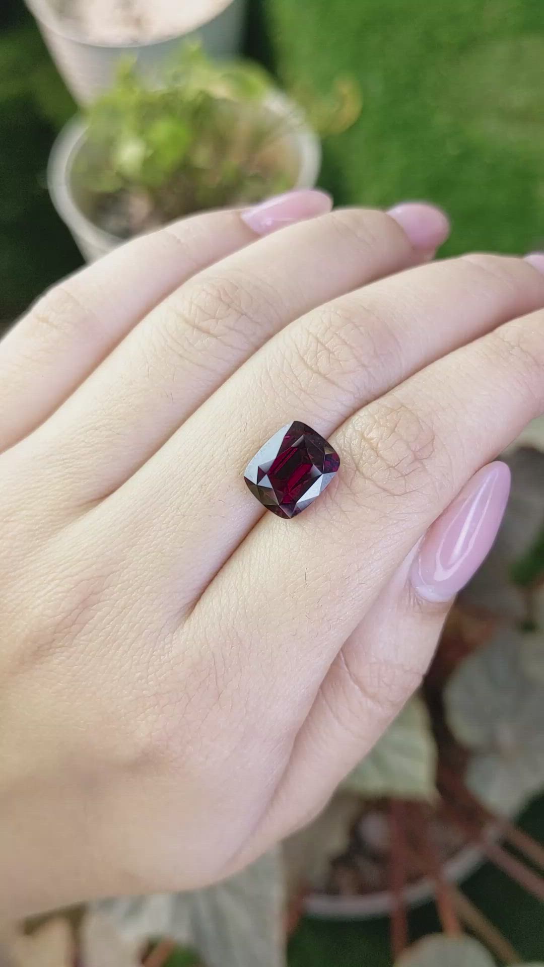 6.65 Ct. Purple Rhodolite Garnet from Ceylon (Sri Lanka) Size Video