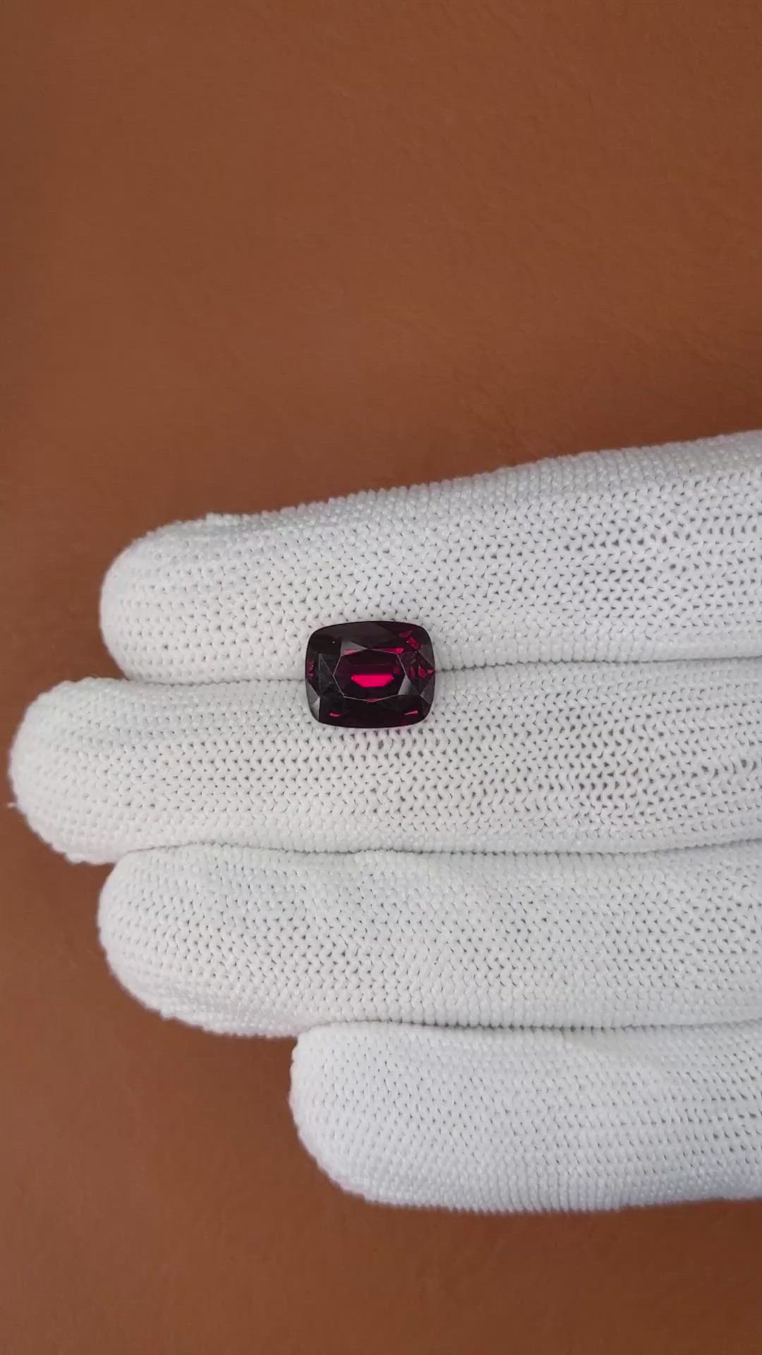 6.65 Ct. Purple Rhodolite Garnet from Ceylon (Sri Lanka) Size Video