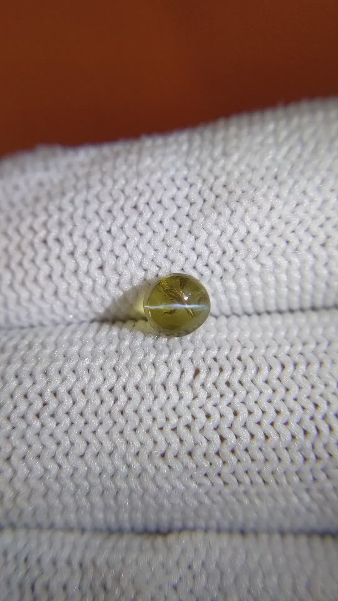 0.73 Ct. Cabochon Alexandrite from Ceylon (Sri Lanka) Size Video