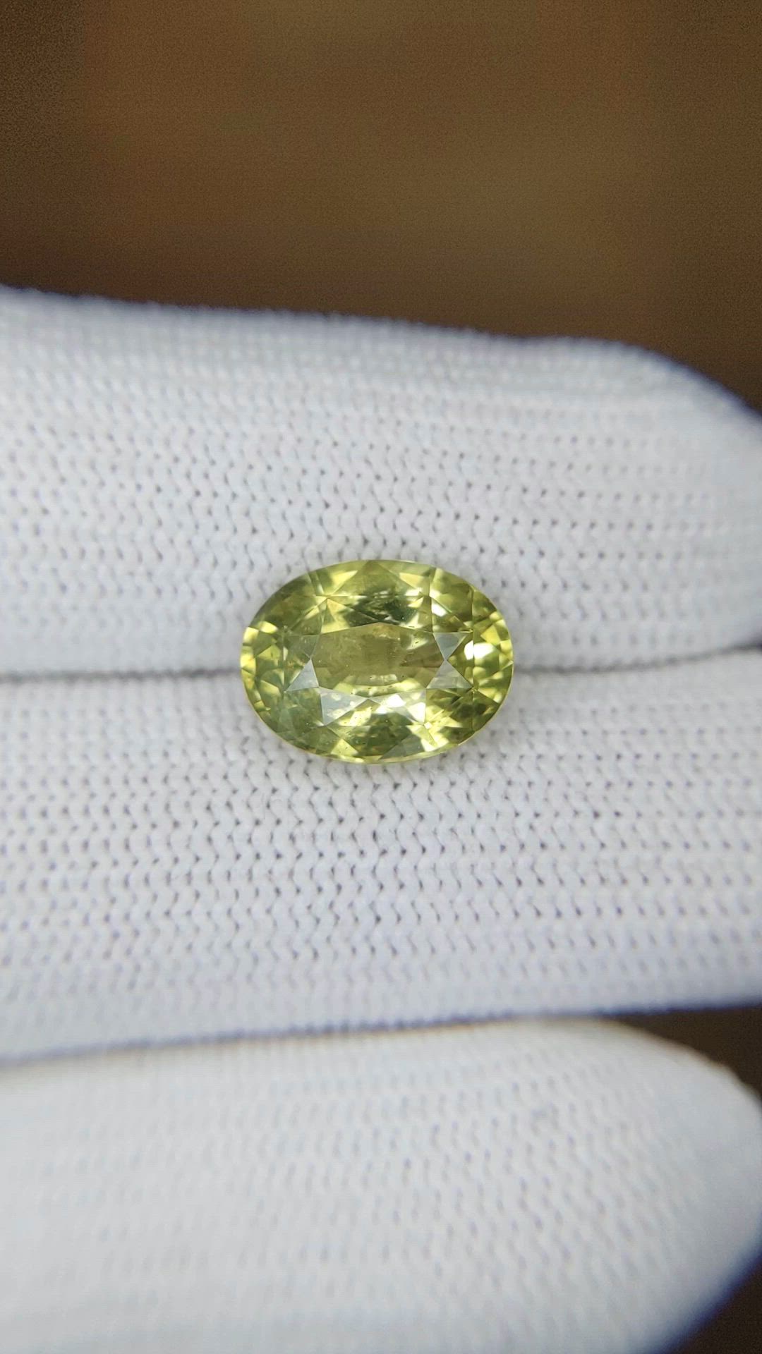 4.00 Ct. Yellowish Green Chrysoberyl from Ceylon (Sri Lanka) Size Video