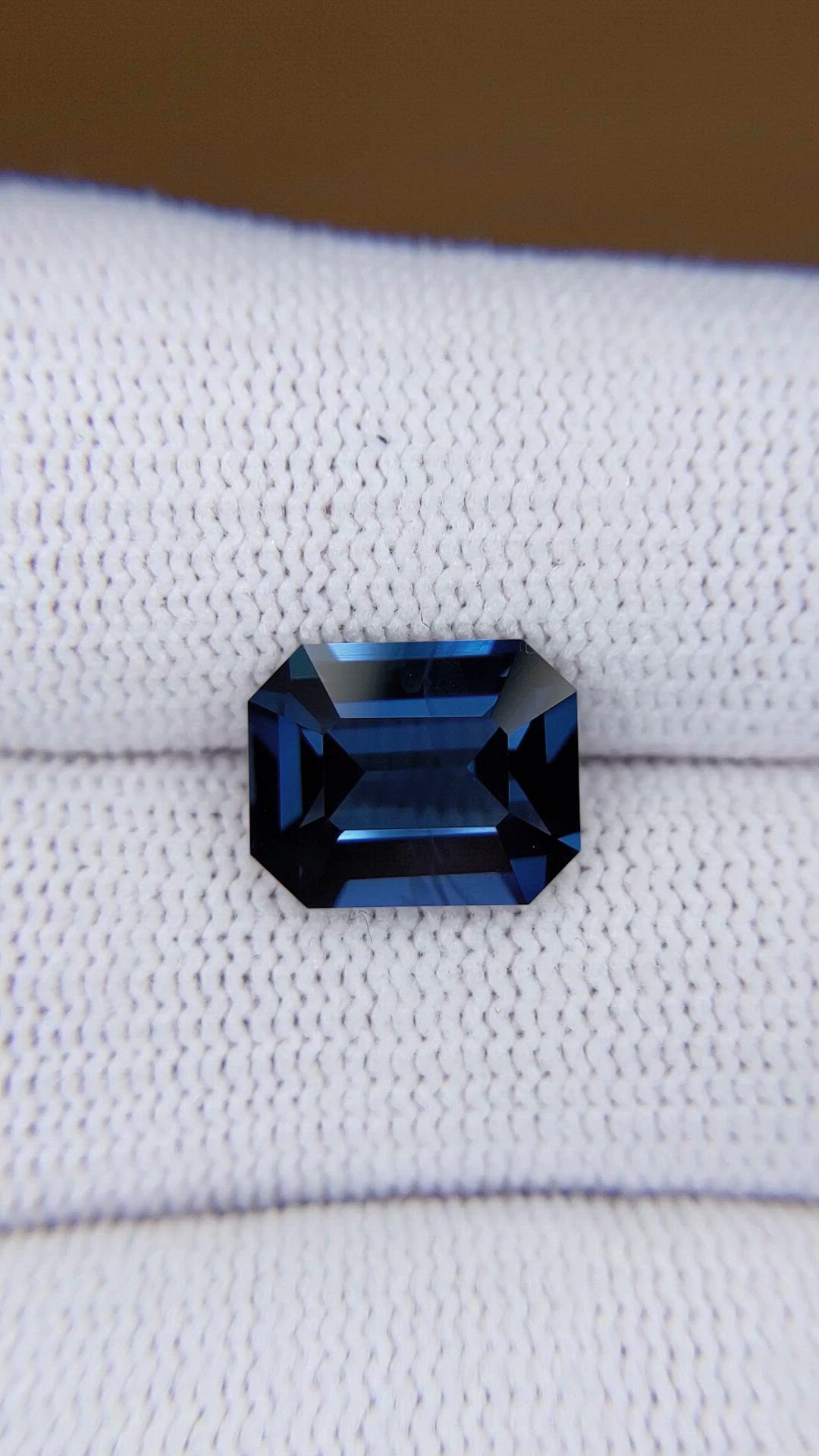 4.17 Ct. Blue Spinel from Ceylon (Sri Lanka) Size Video