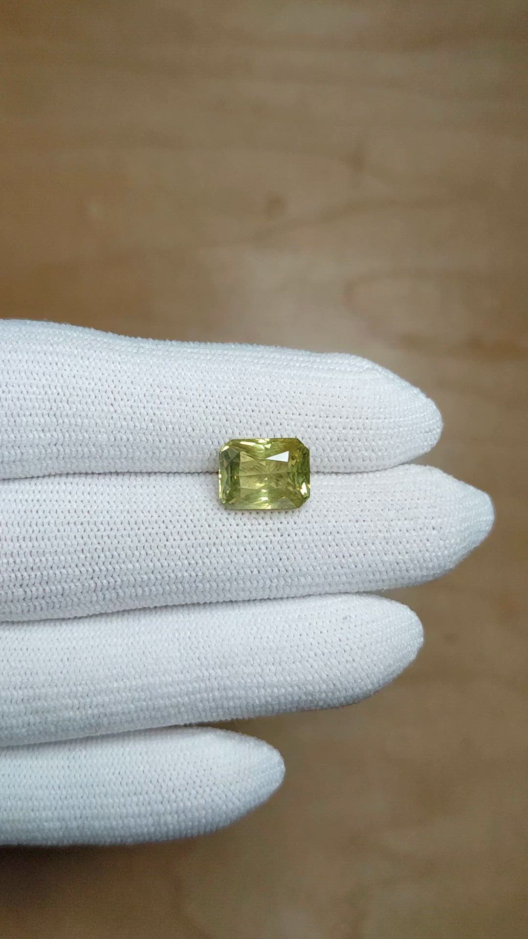 4.50 Ct. Yellowish Green Chrysoberyl from Ceylon (Sri Lanka) Size Video