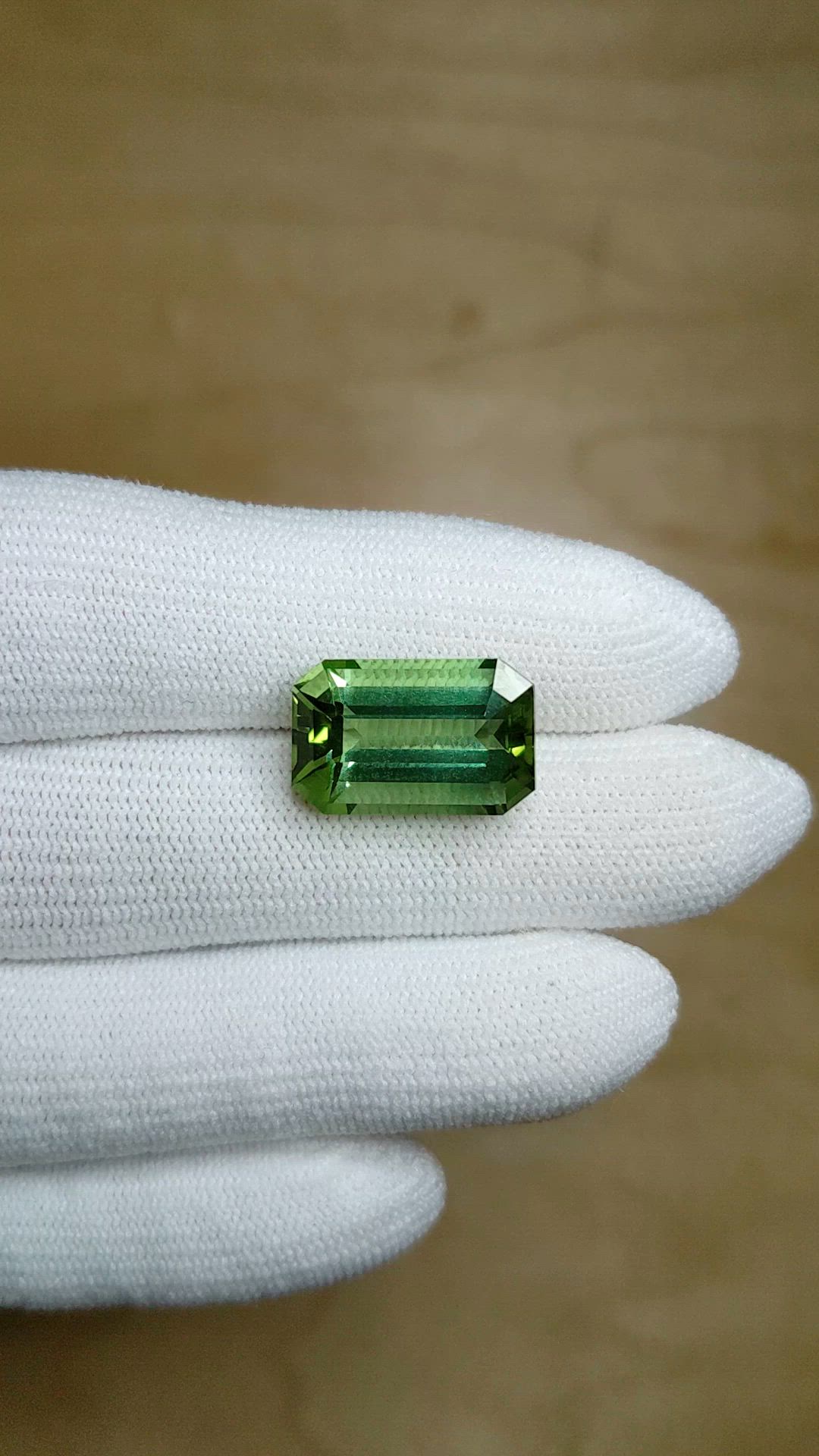 10.50 Ct. Green Tourmaline from Ceylon (Sri Lanka) Size Video