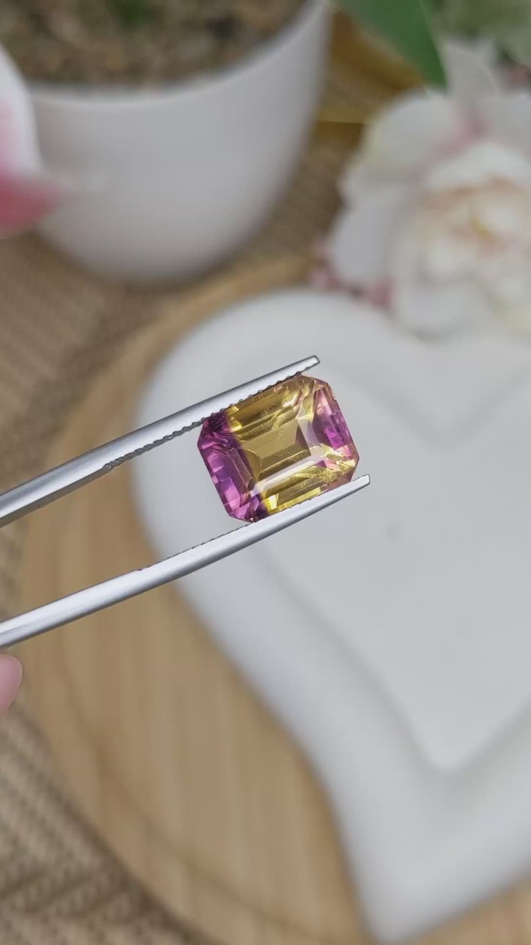 6.57 Ct. Bi Color Ametrine from Ceylon (Sri Lanka) Size Video