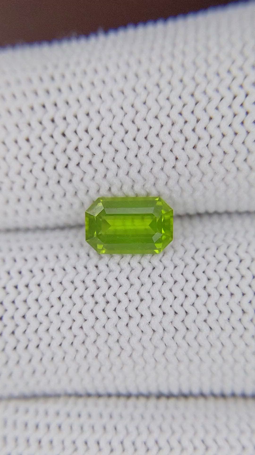 1.41 Ct. Yellowish Green Peridot from Pakistan Size Video