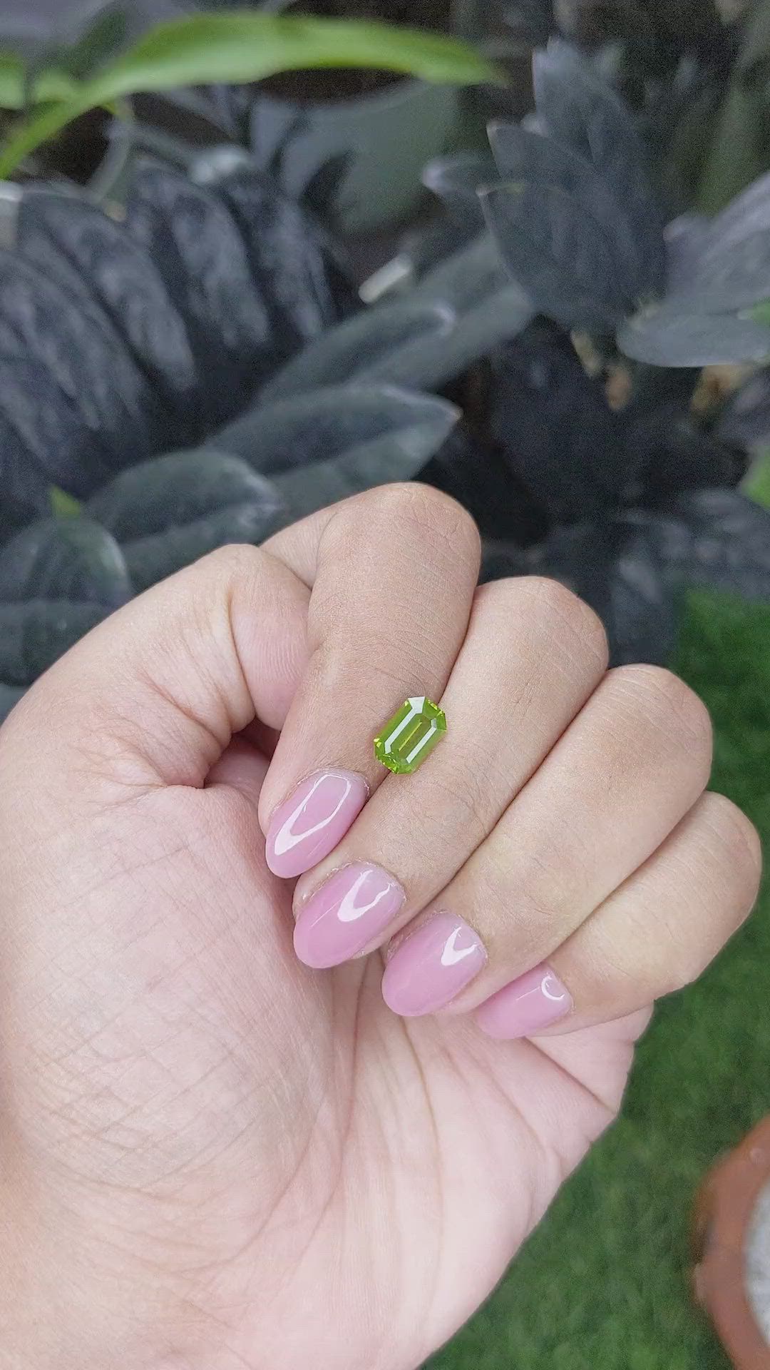 1.41 Ct. Yellowish Green Peridot from Pakistan Size Video