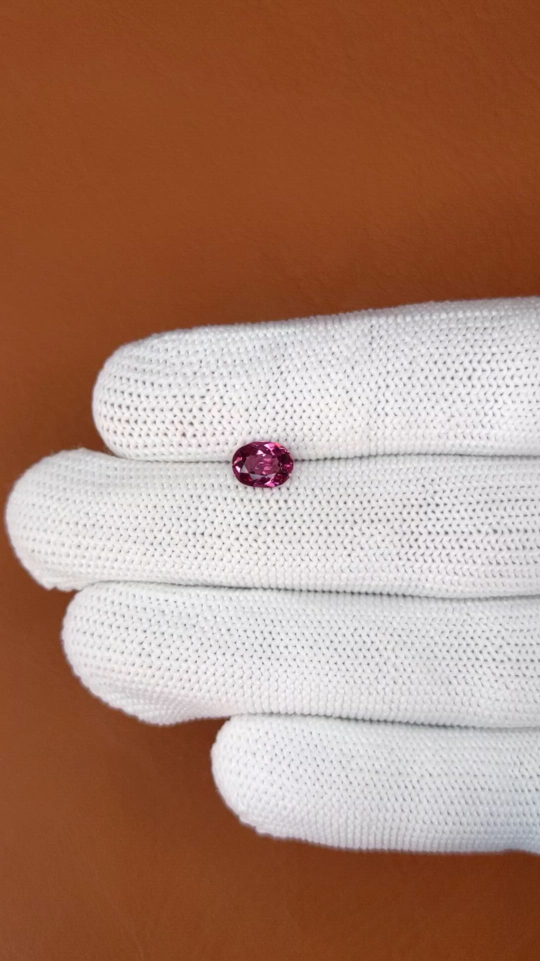 0.92 Ct. Purplish Pink Garnet from Ceylon (Sri Lanka) Size Video