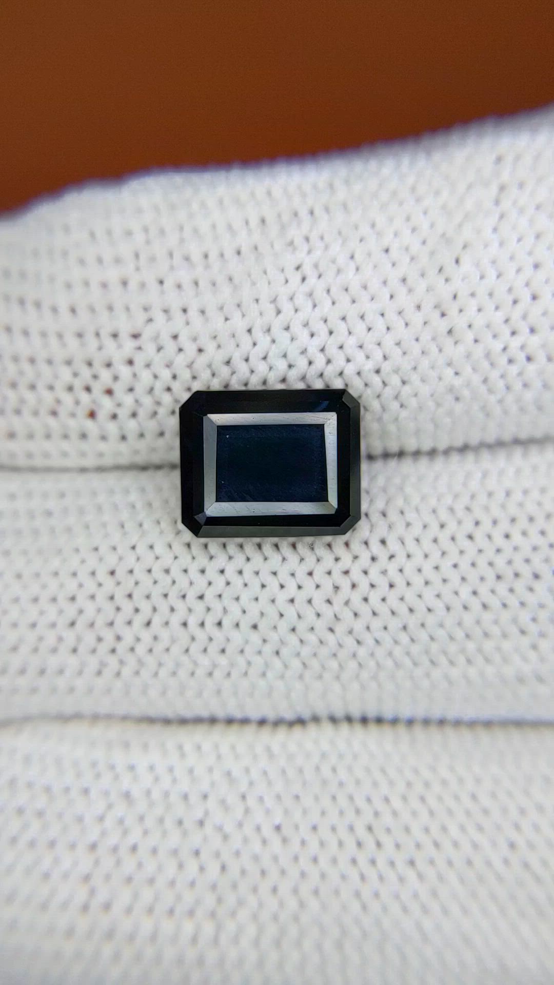 4.18 Ct. Blue Spinel from Ceylon (Sri Lanka) Size Video