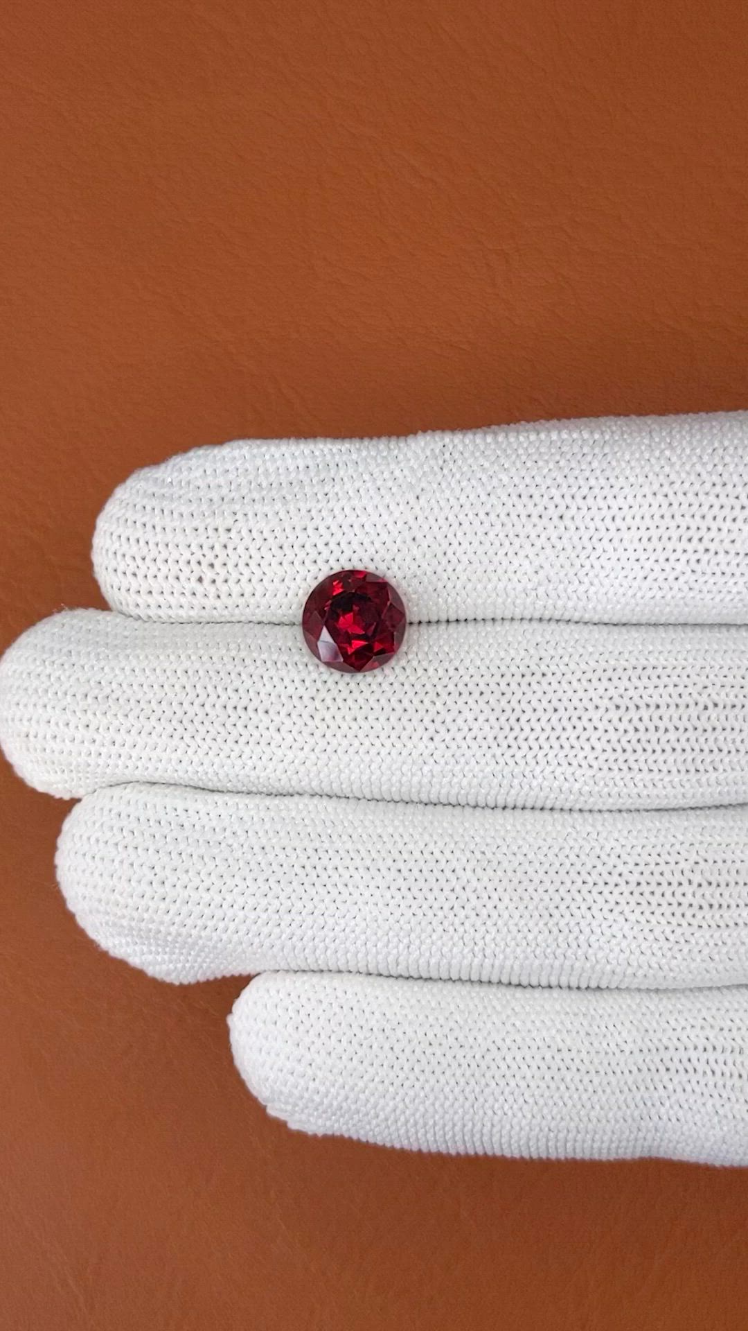 4.67 Ct. Red Garnet from Ceylon (Sri Lanka) Size Video