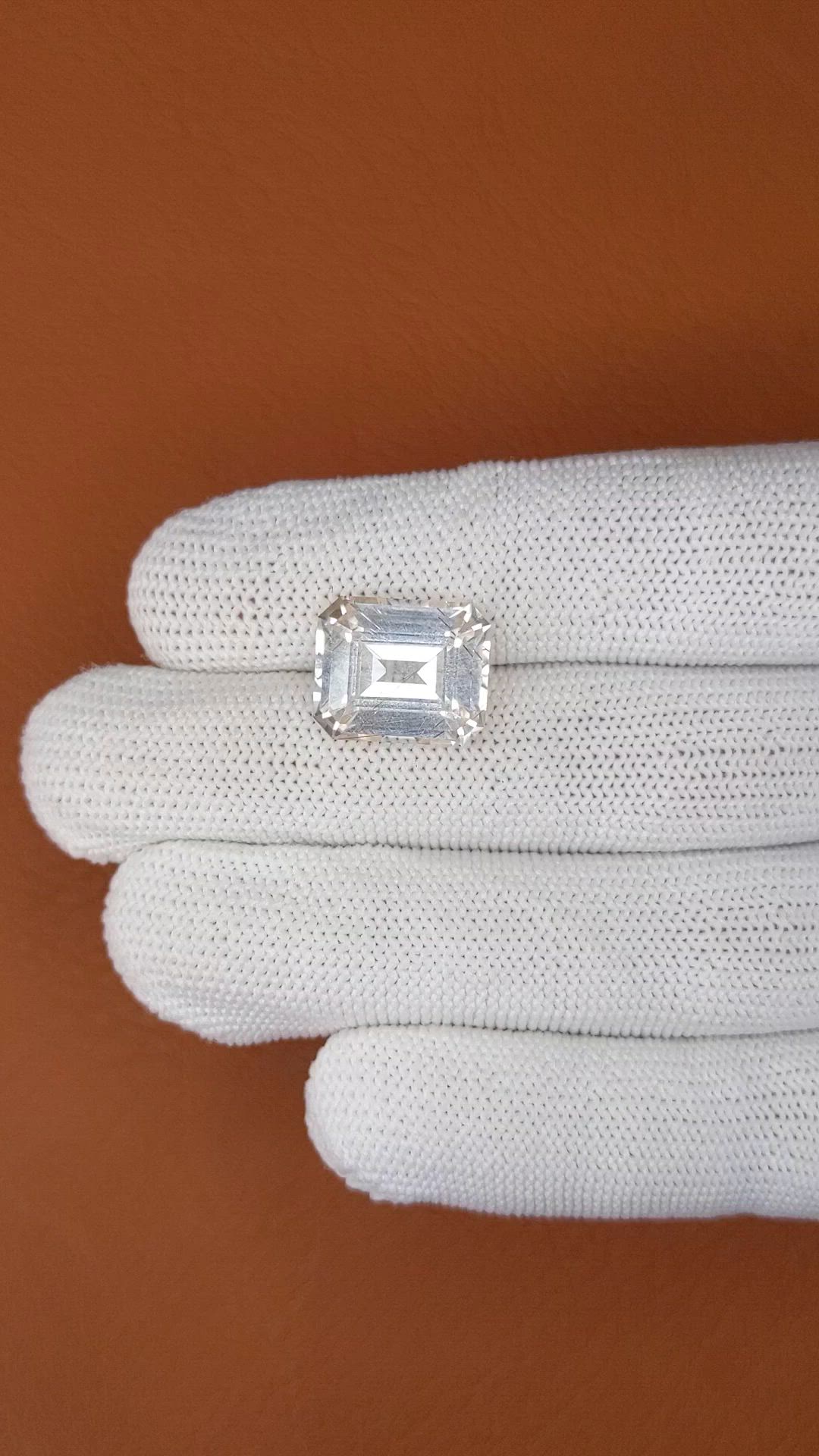 12.32 Ct. Yellow Topaz from Ceylon (Sri Lanka) Size Video