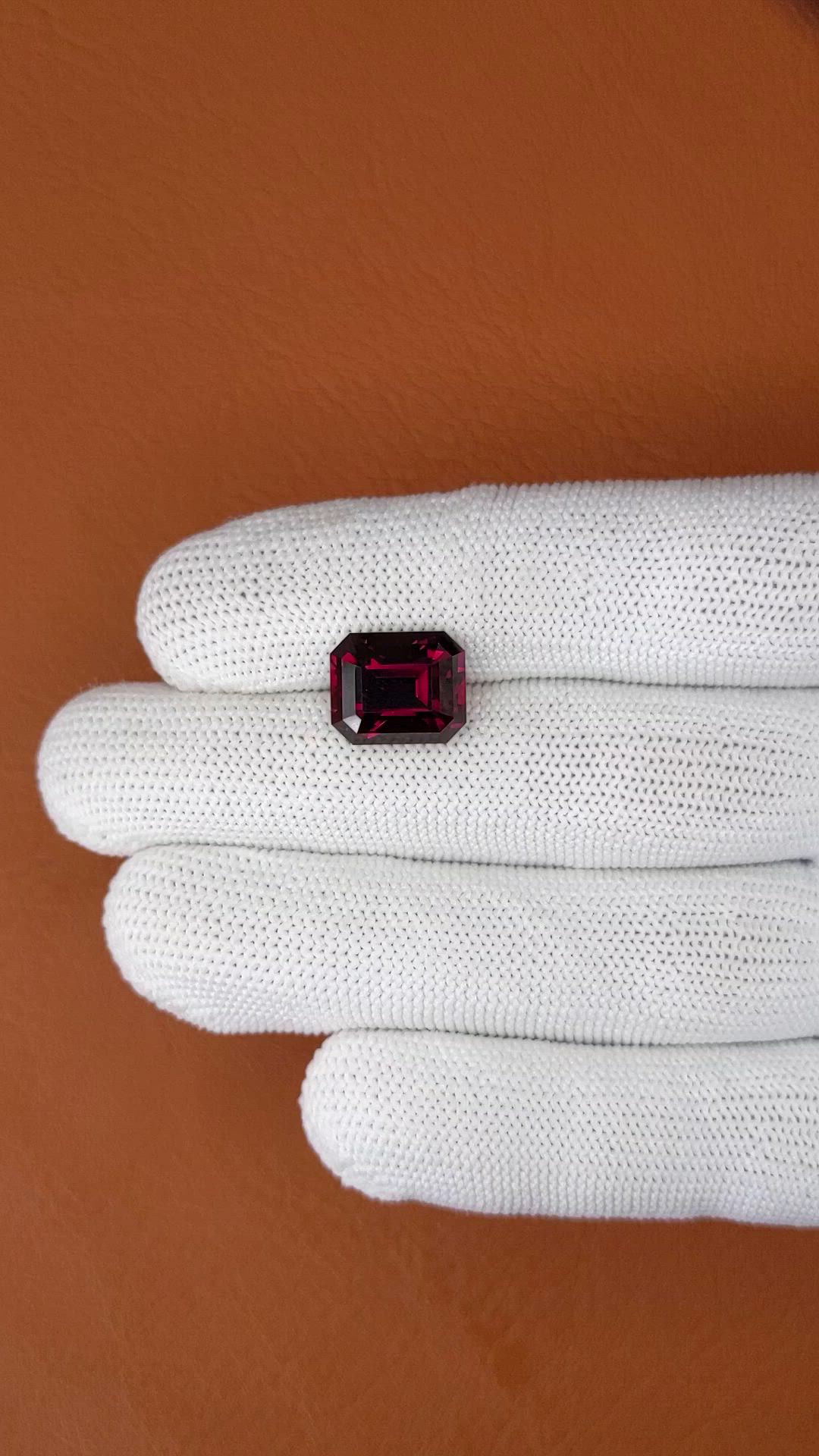 11.06 Ct. Red Garnet from Ceylon (Sri Lanka) Size Video