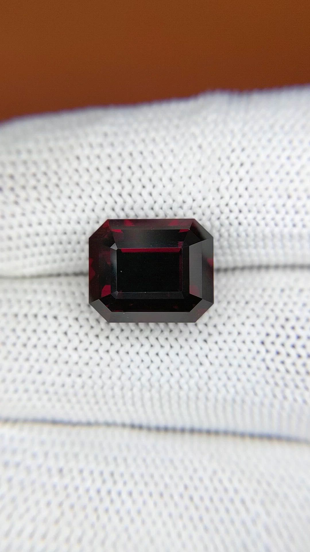 11.06 Ct. Red Garnet from Ceylon (Sri Lanka) Size Video
