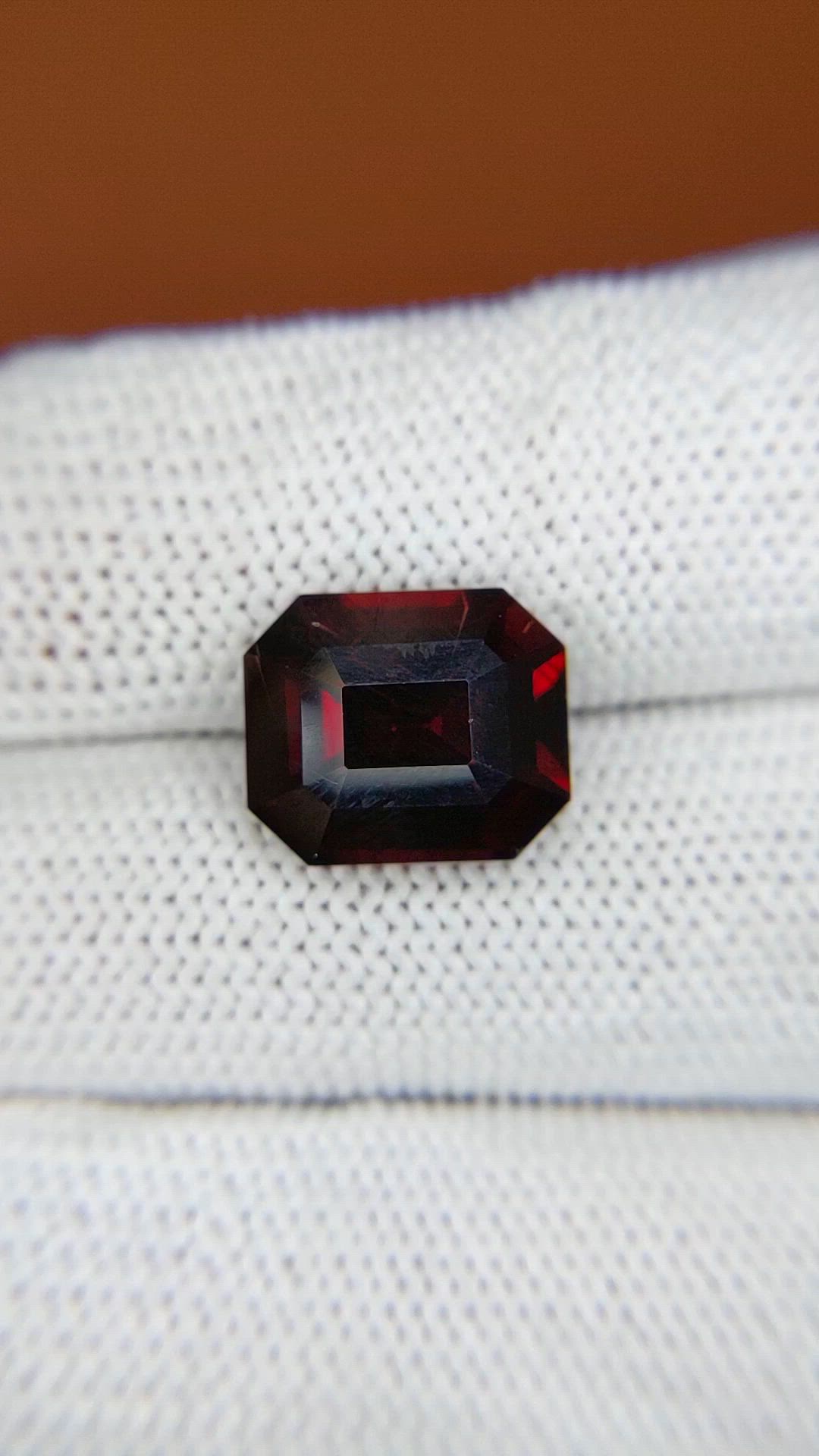 7.45 Ct. Red Garnet from Ceylon (Sri Lanka) Size Video