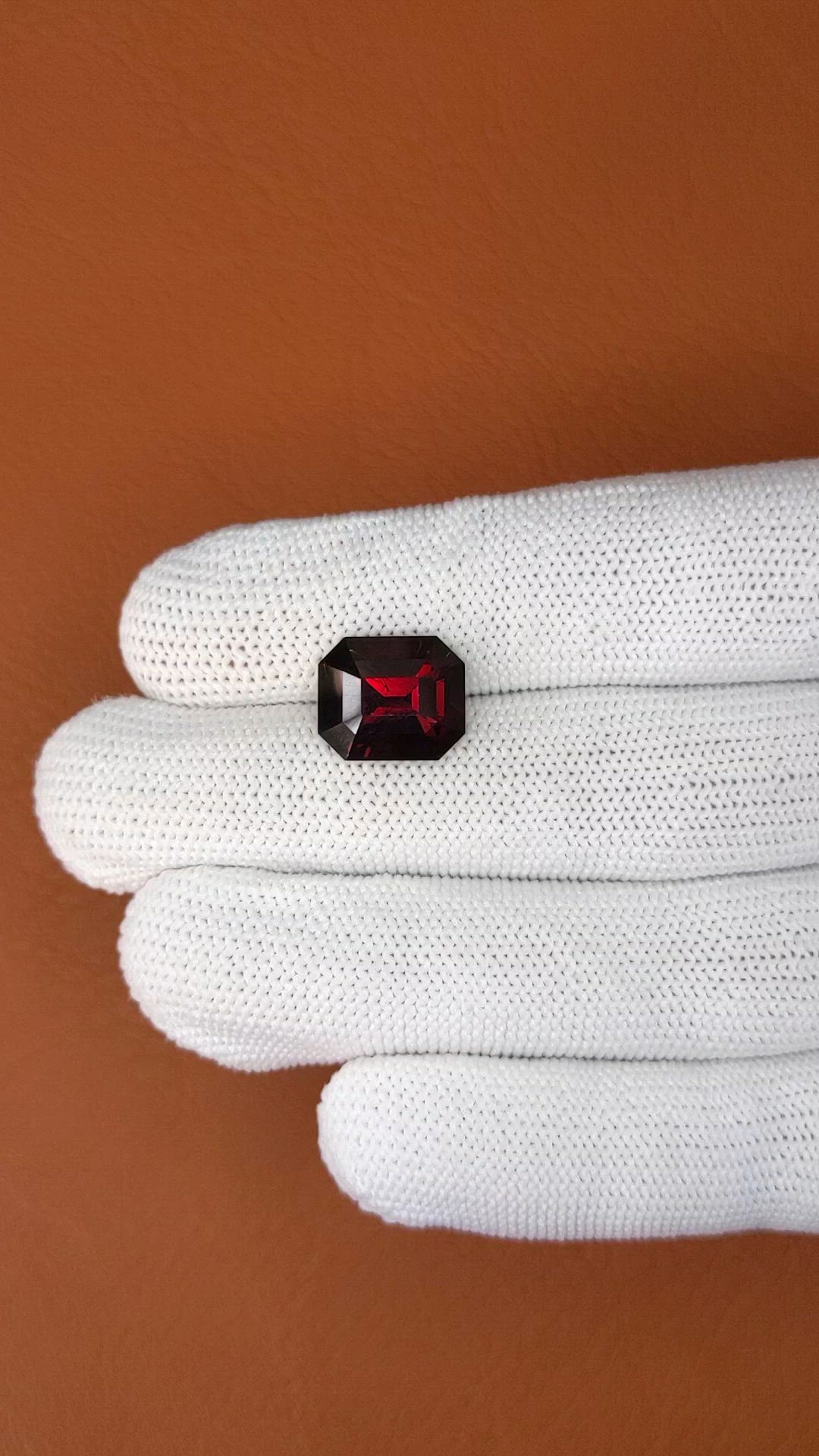 7.45 Ct. Red Garnet from Ceylon (Sri Lanka) Size Video