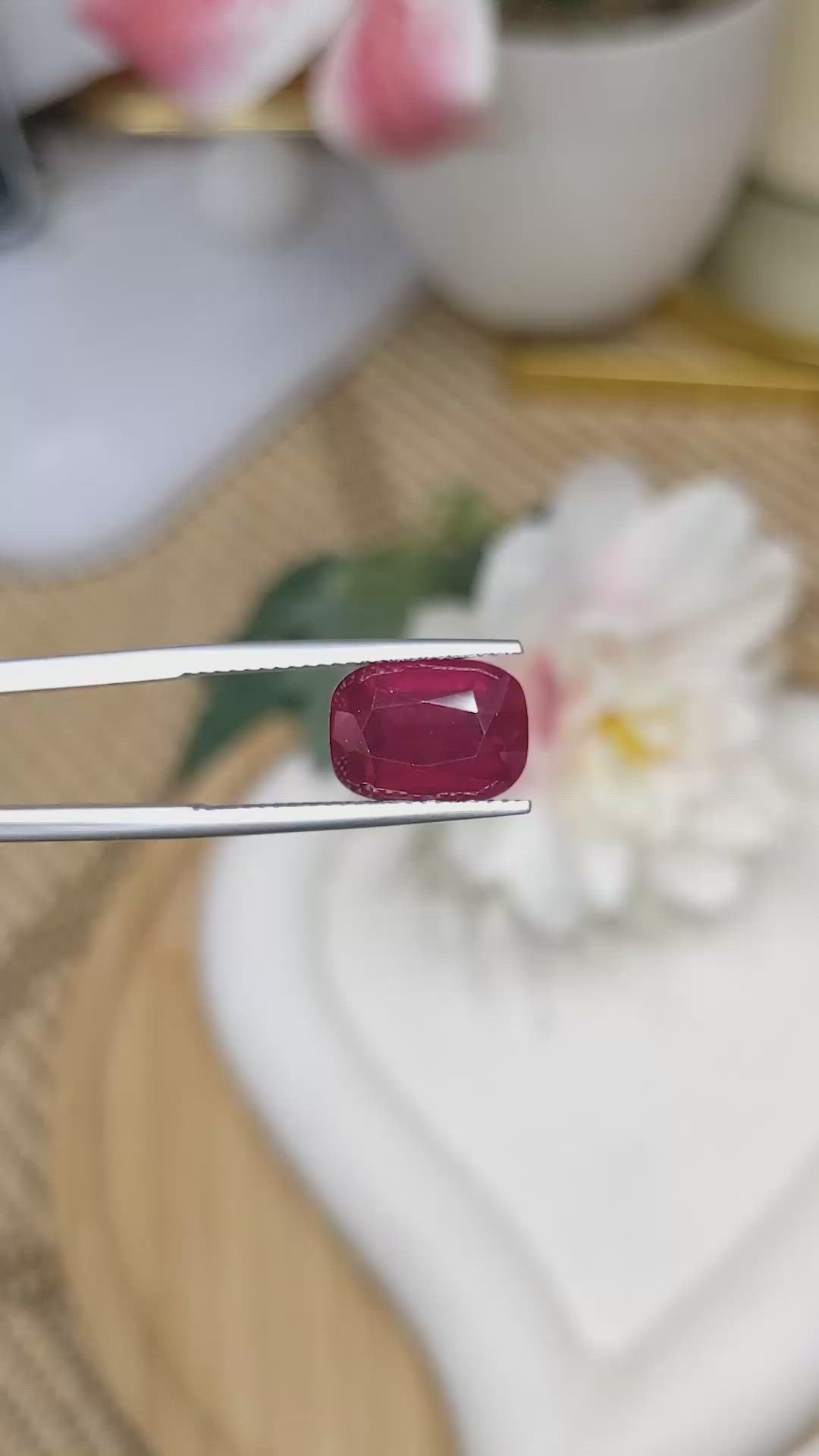 6.03 Ct. Red Garnet from Ceylon (Sri Lanka) Size Video