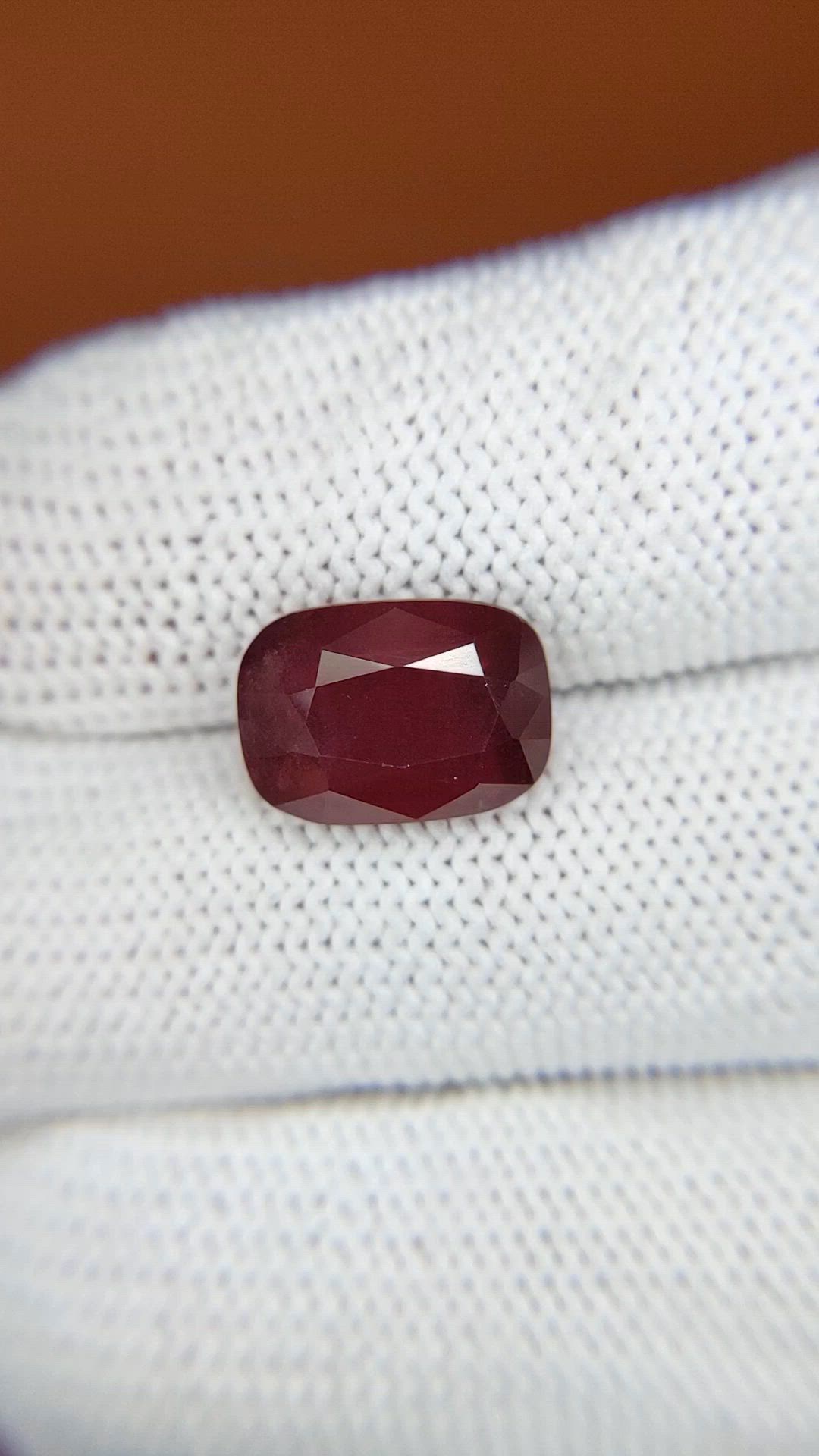 6.03 Ct. Red Garnet from Ceylon (Sri Lanka) Size Video