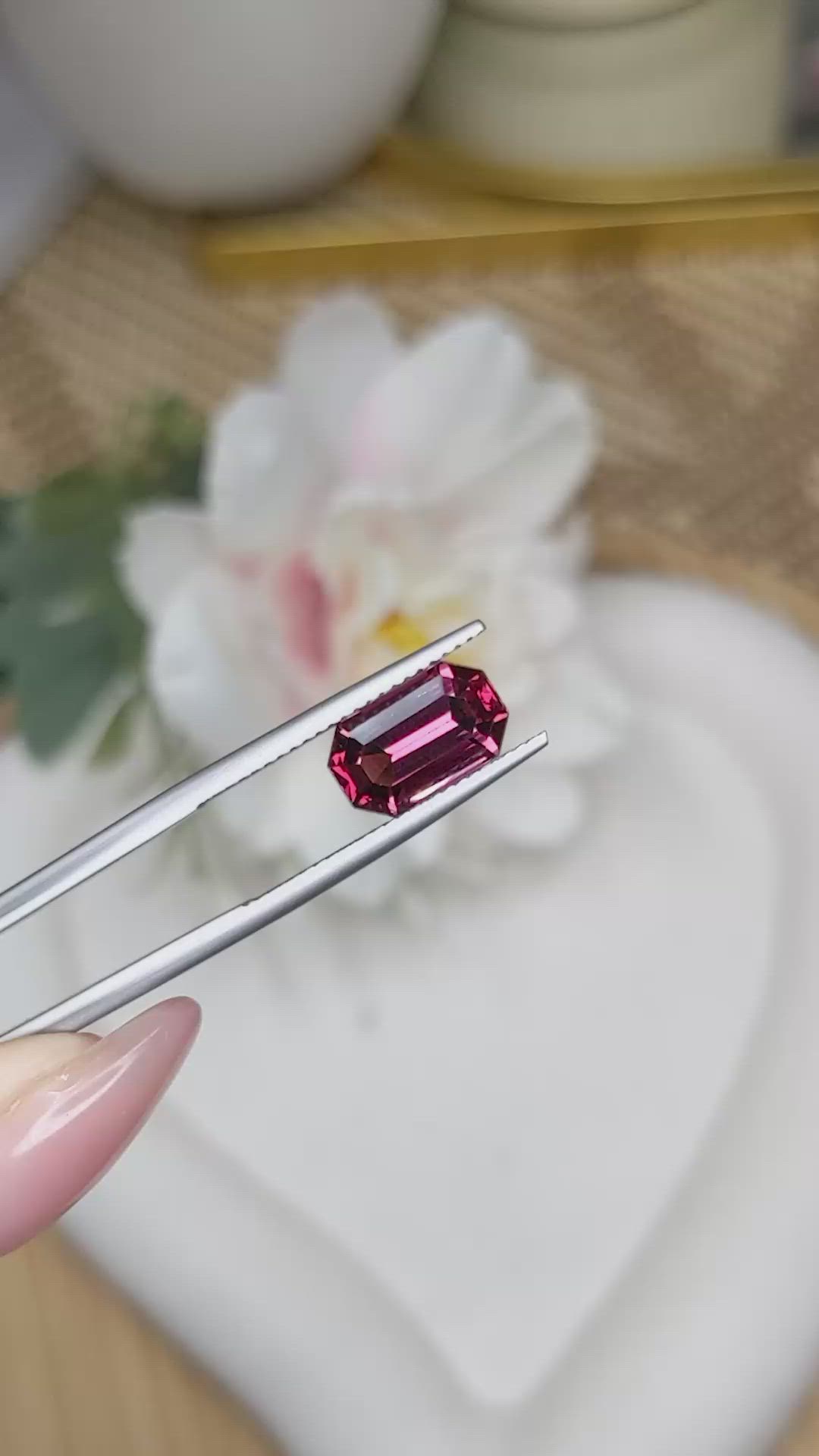 3.18 Ct. Purplish Pink Garnet from Ceylon (Sri Lanka) Size Video