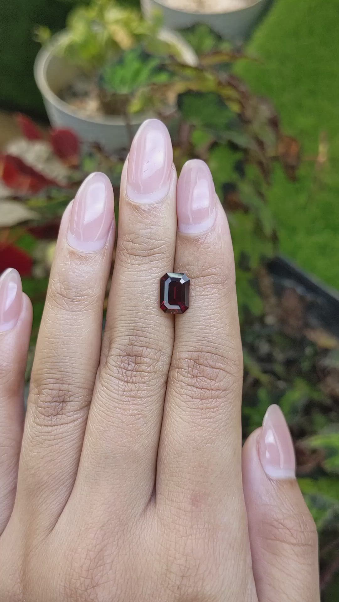 2.57 Ct. Red Garnet from Ceylon (Sri Lanka) Size Video