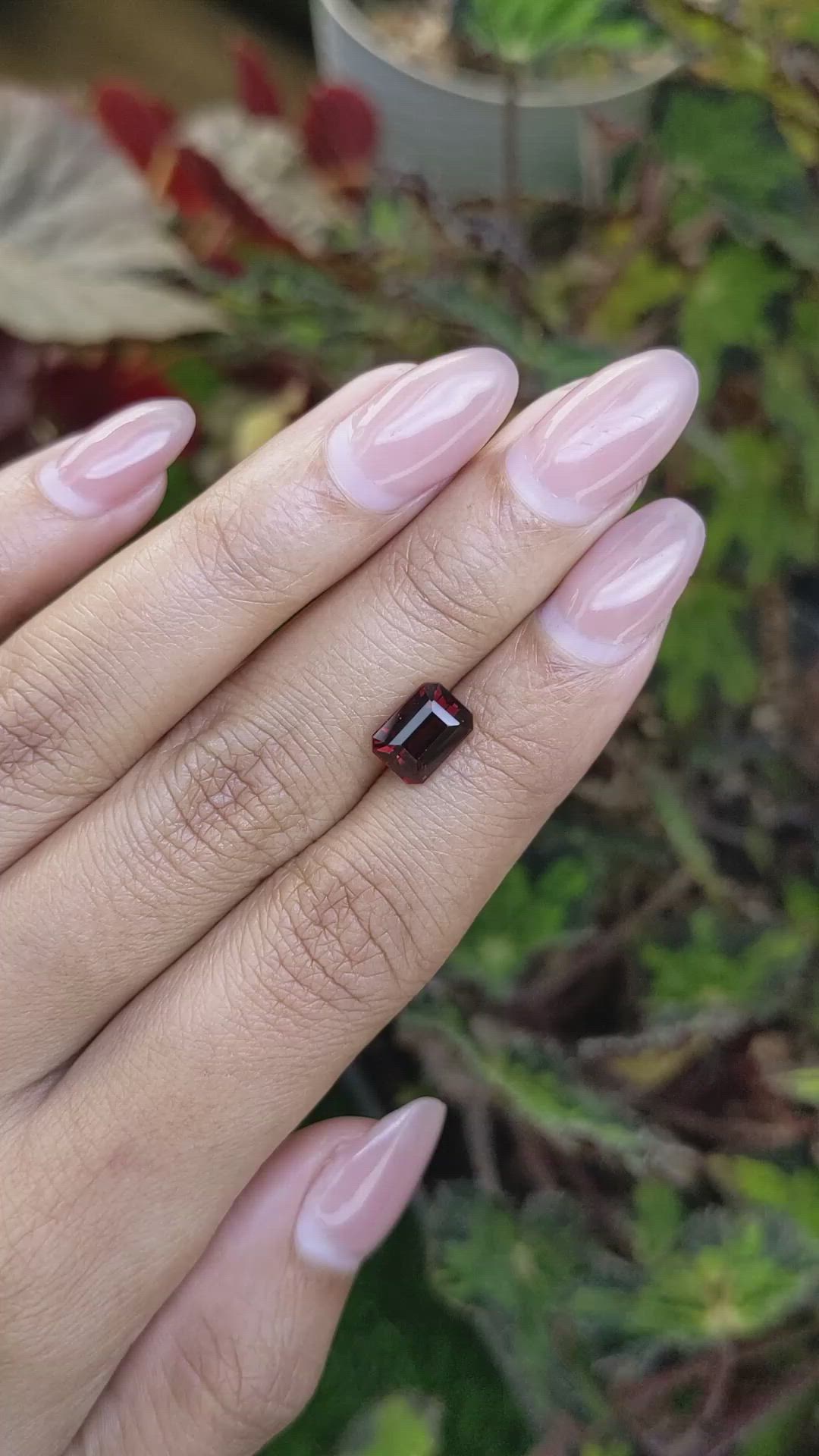 2.65 Ct. Red Garnet from Ceylon (Sri Lanka) Size Video