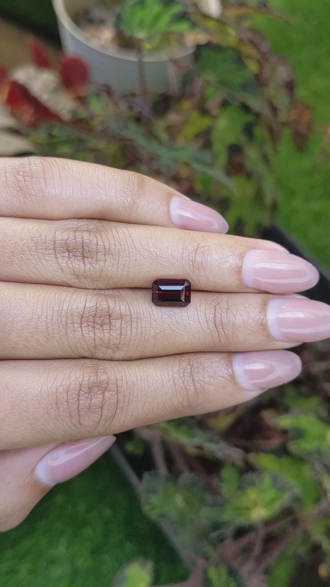 2.65 Ct. Red Garnet from Ceylon (Sri Lanka) Size Video