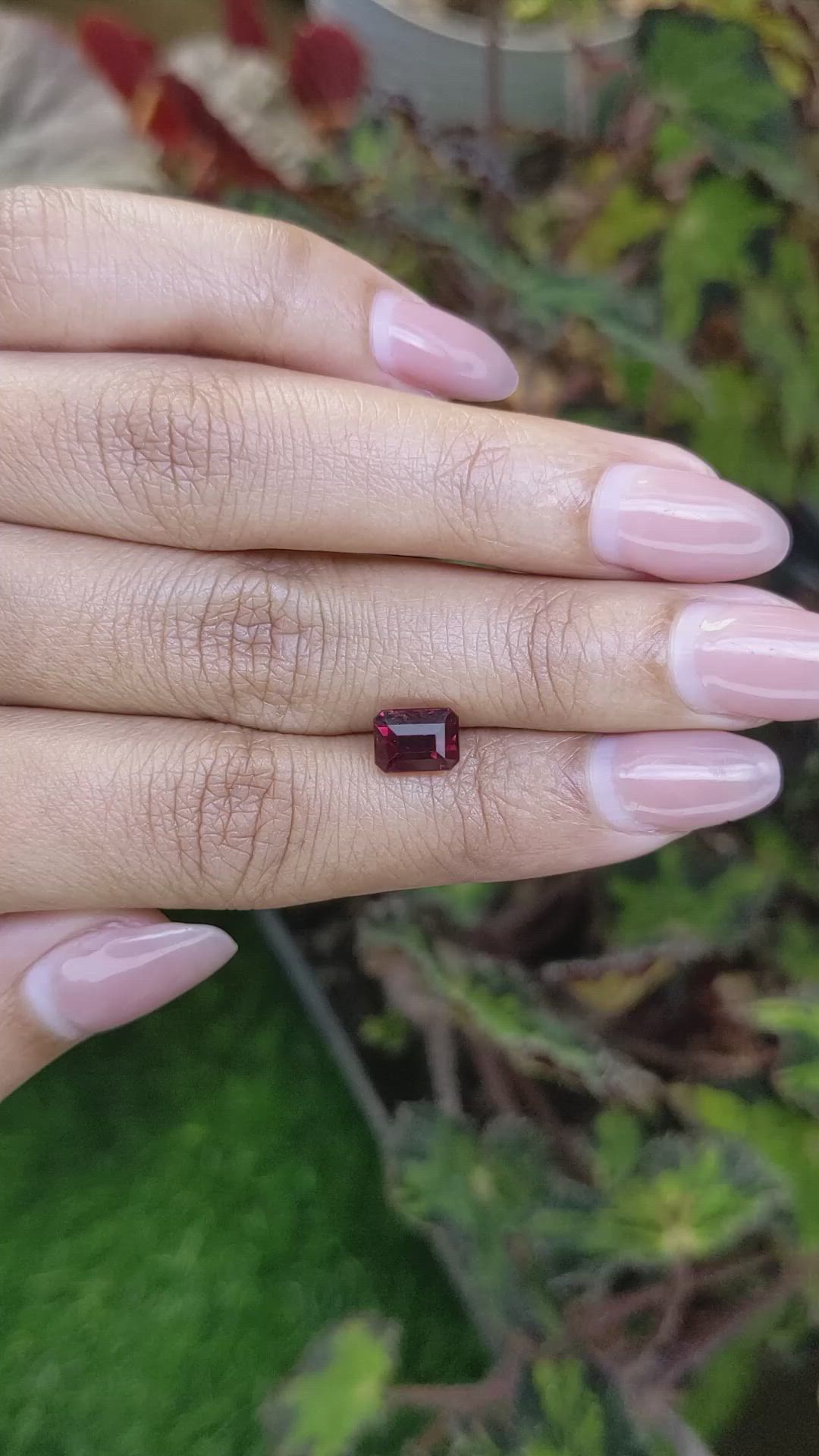 2.47 Ct. Pink Garnet from Ceylon (Sri Lanka) Size Video