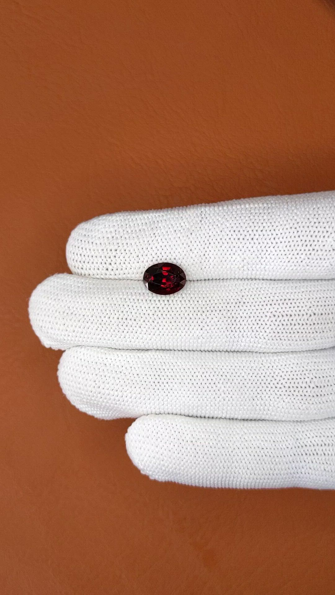 2.86 Ct. Red Garnet from Ceylon (Sri Lanka) Size Video