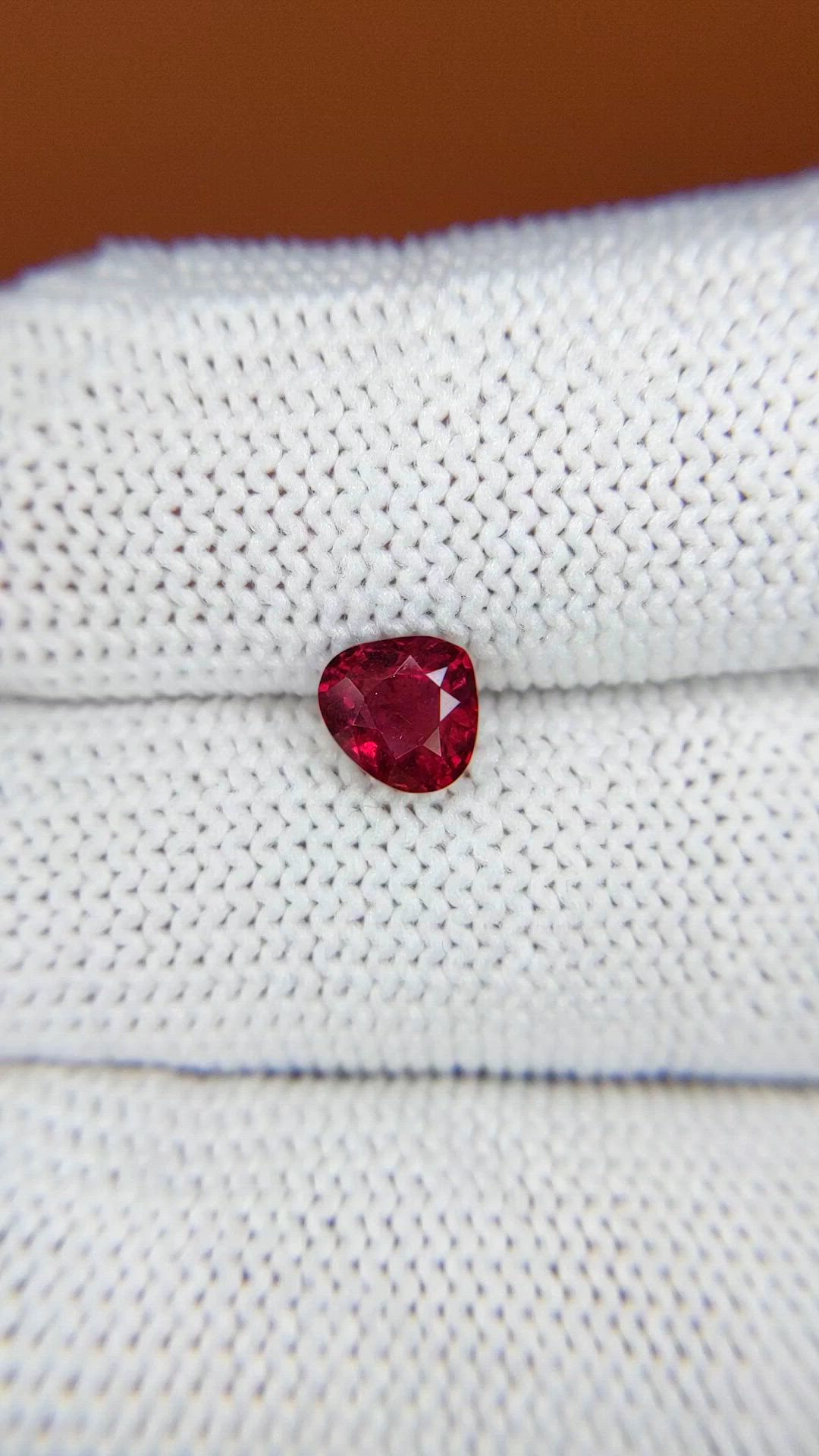 0.98 Ct. Purplish Red Rhodolite Garnet from Mozambique Size Video