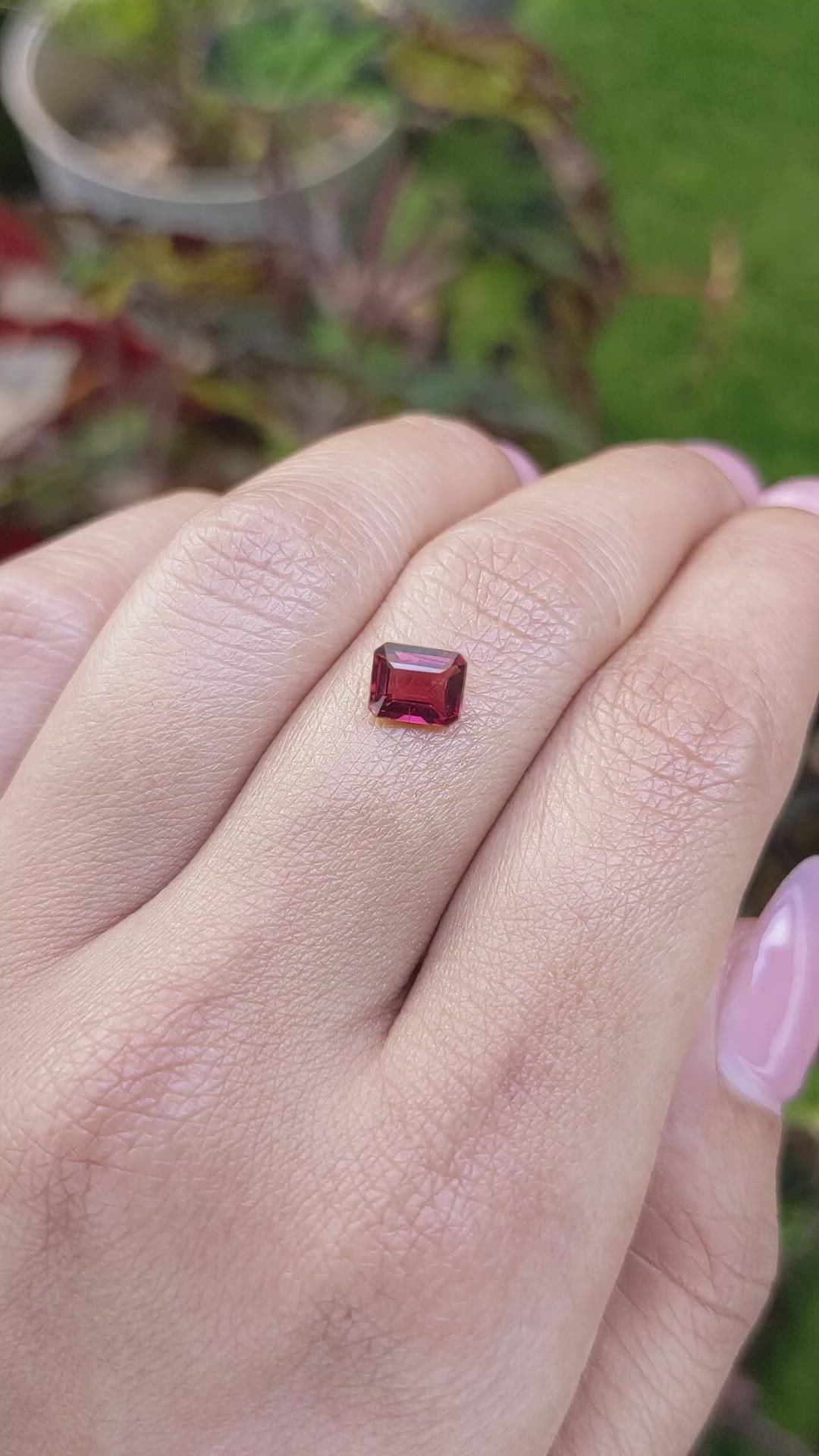 1.08 Ct. Red Rhodolite Garnet from Mozambique Size Video
