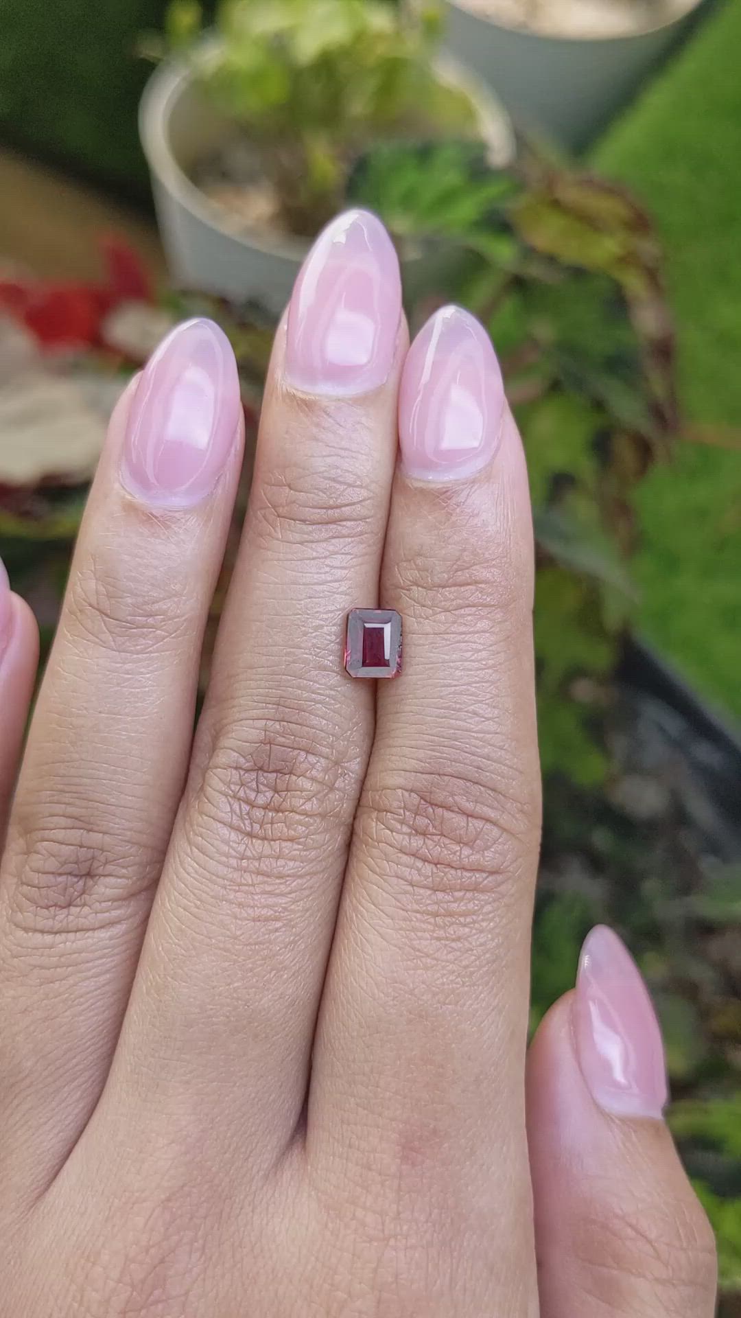 1.08 Ct. Red Rhodolite Garnet from Mozambique Size Video