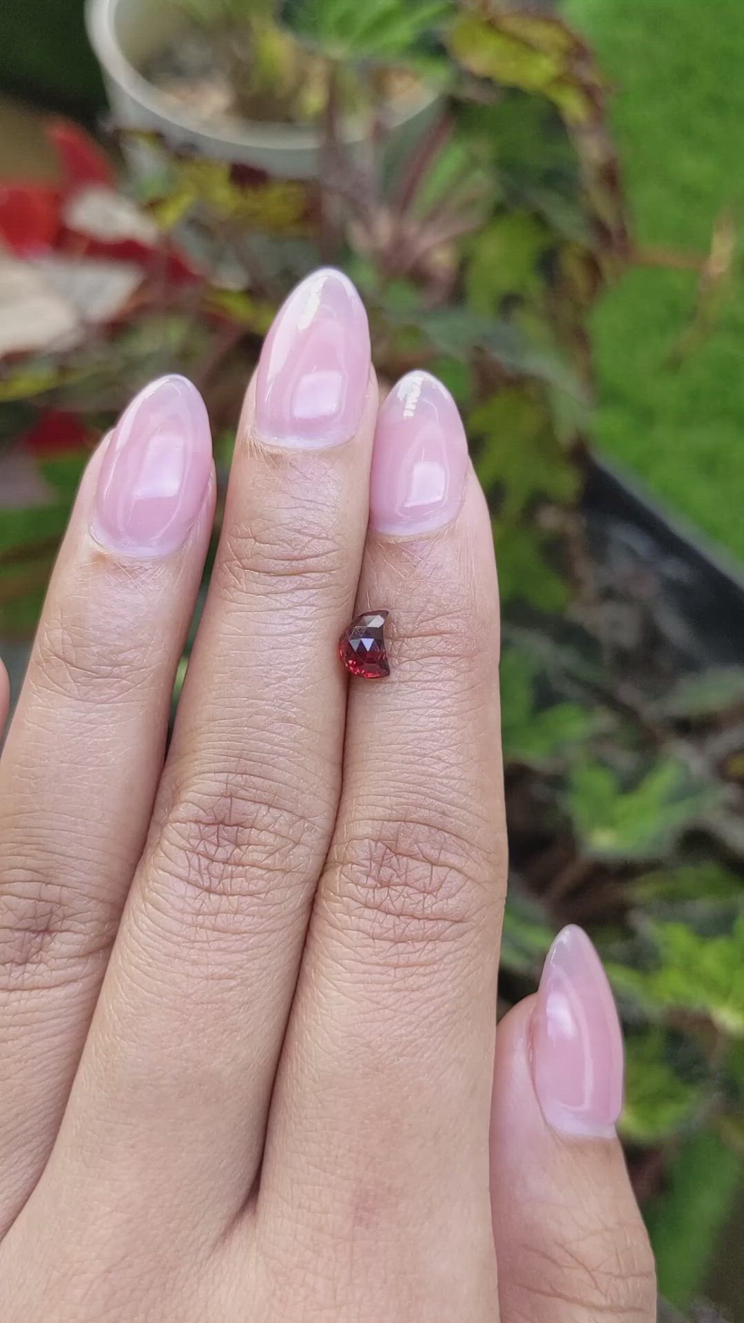 0.94 Ct. Red Rhodolite Garnet from Mozambique Size Video