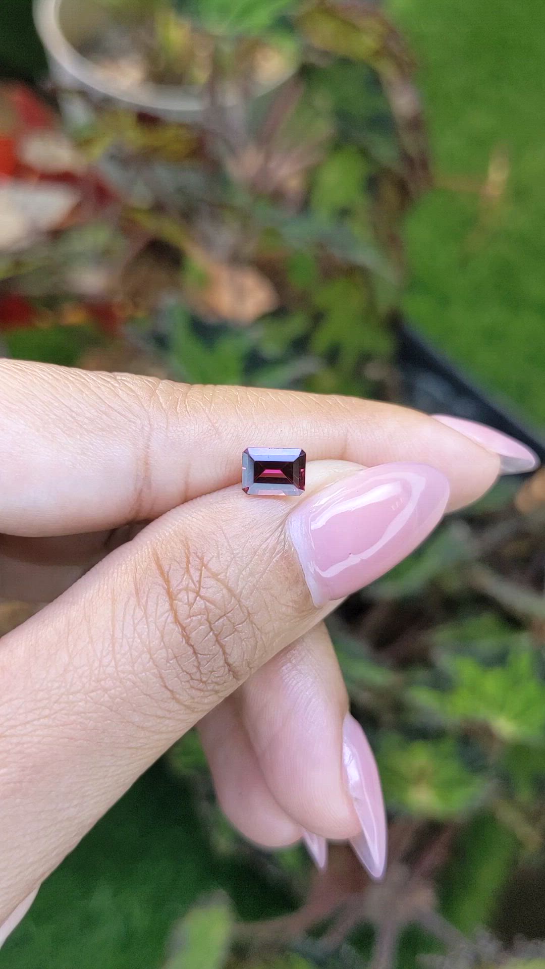 1.02 Ct. Pinkish Purple Rhodolite Garnet from Mozambique Size Video