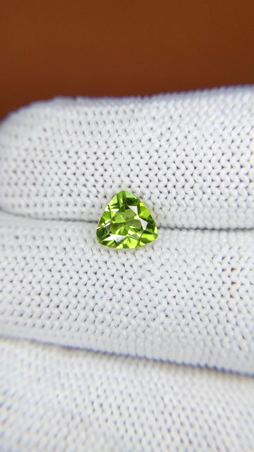 1.03 Ct. Yellowish Green Peridot from Pakistan Size Video