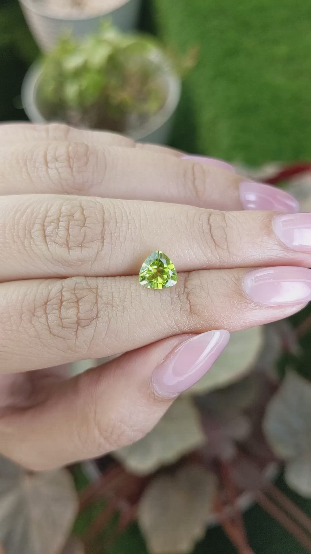 1.37 Ct. Yellowish Green Peridot from Pakistan Size Video