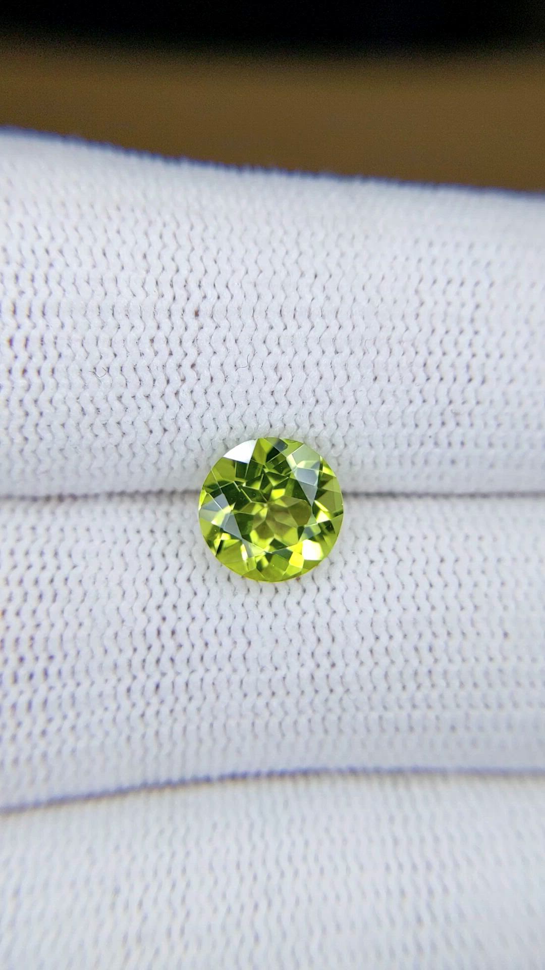 1.75 Ct. Yellowish Green Peridot from Brazil Size Video