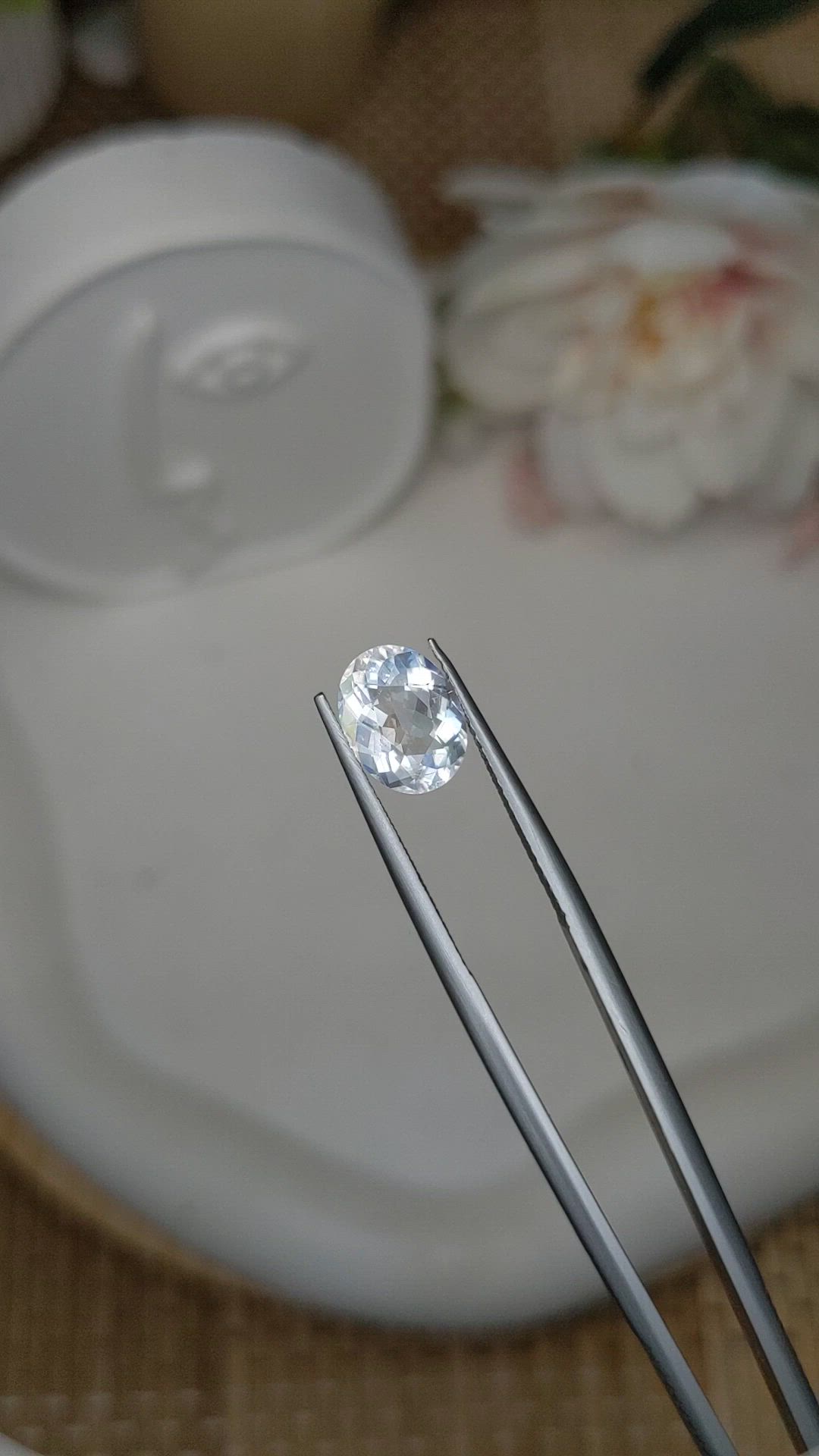 1.99 Ct. Rainbow Moonstone from Ceylon (Sri Lanka) Size Video