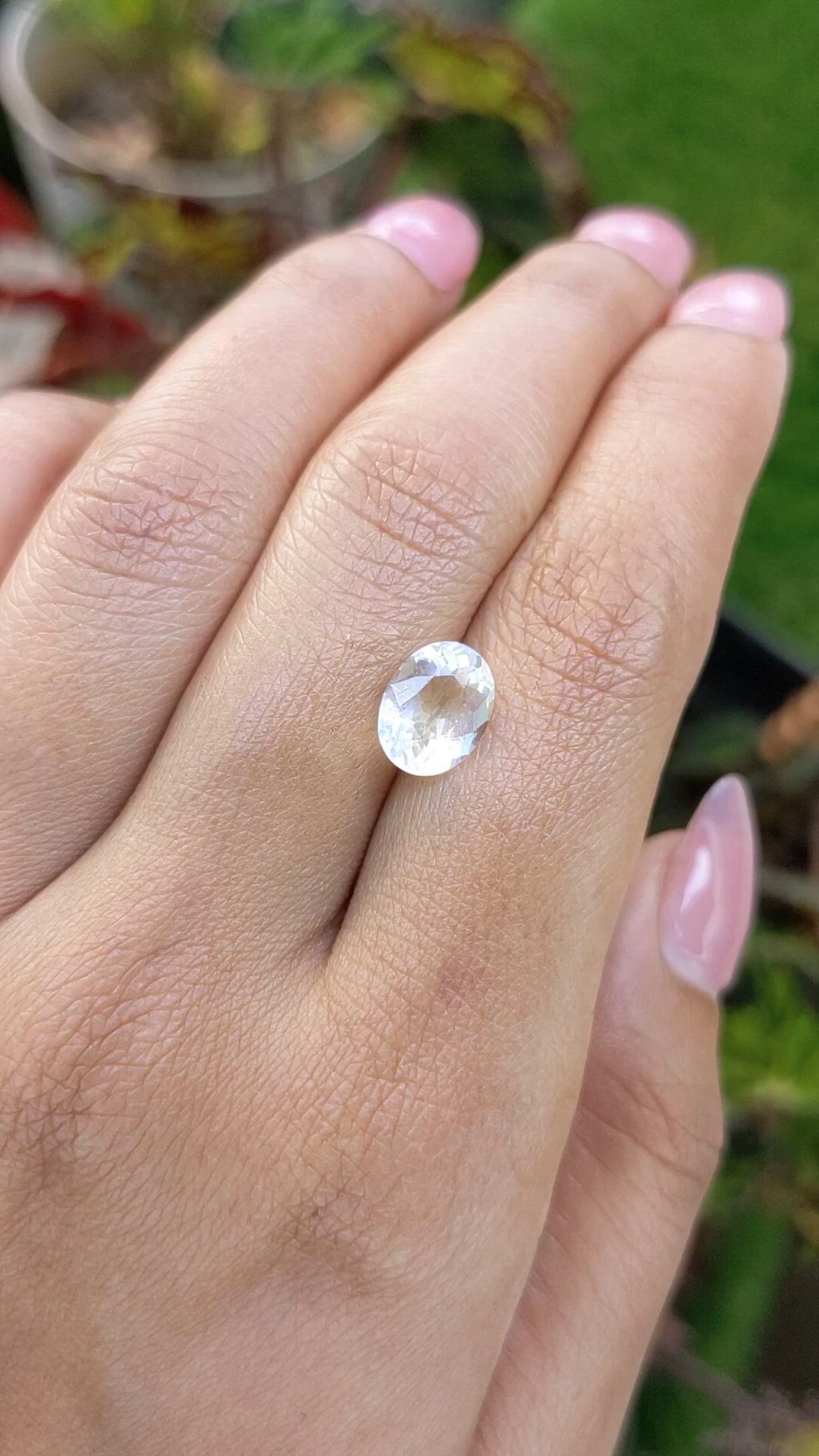 1.99 Ct. Rainbow Moonstone from Ceylon (Sri Lanka) Size Video